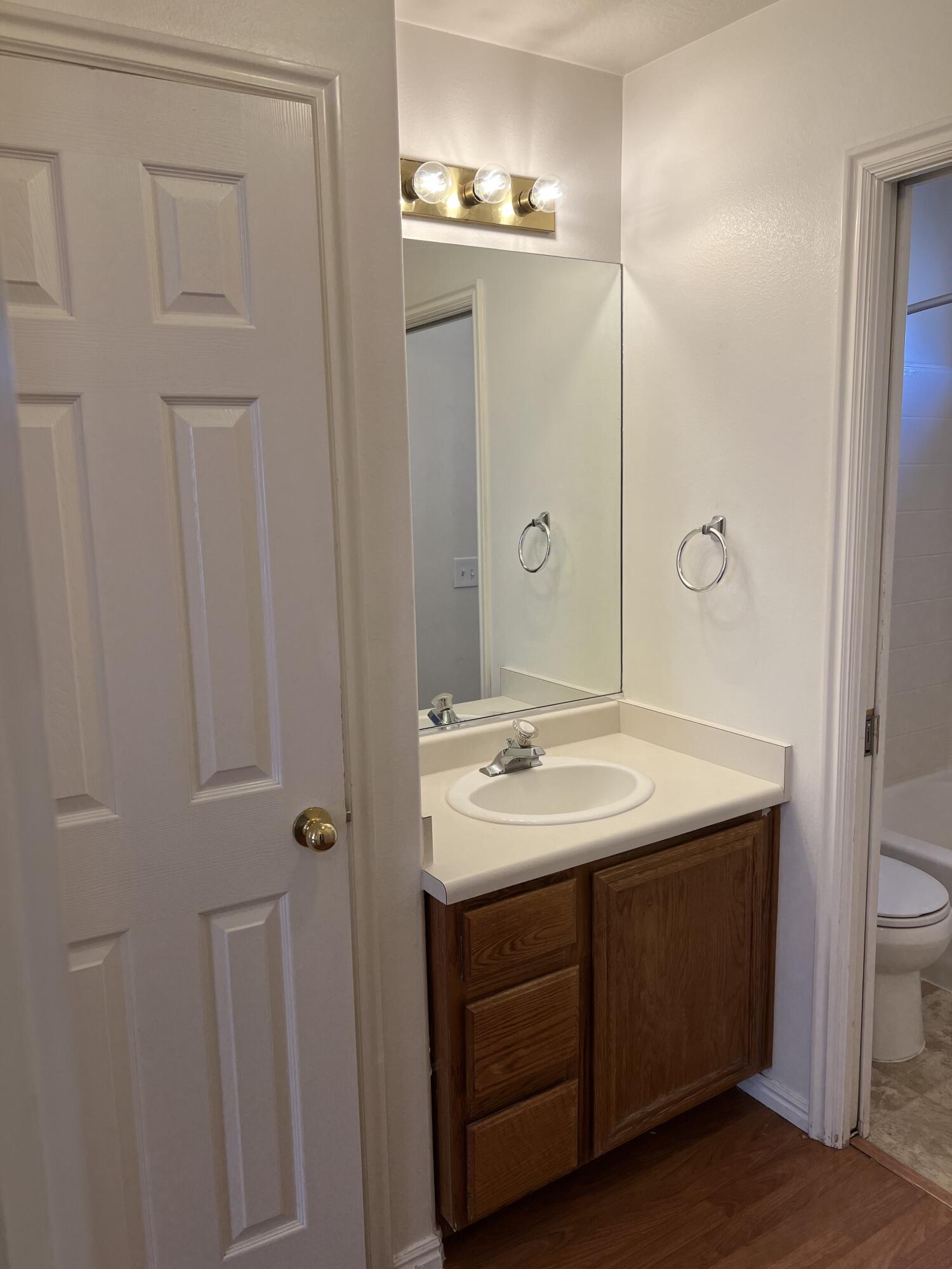 EASTMONT ACRES - Residential Income
