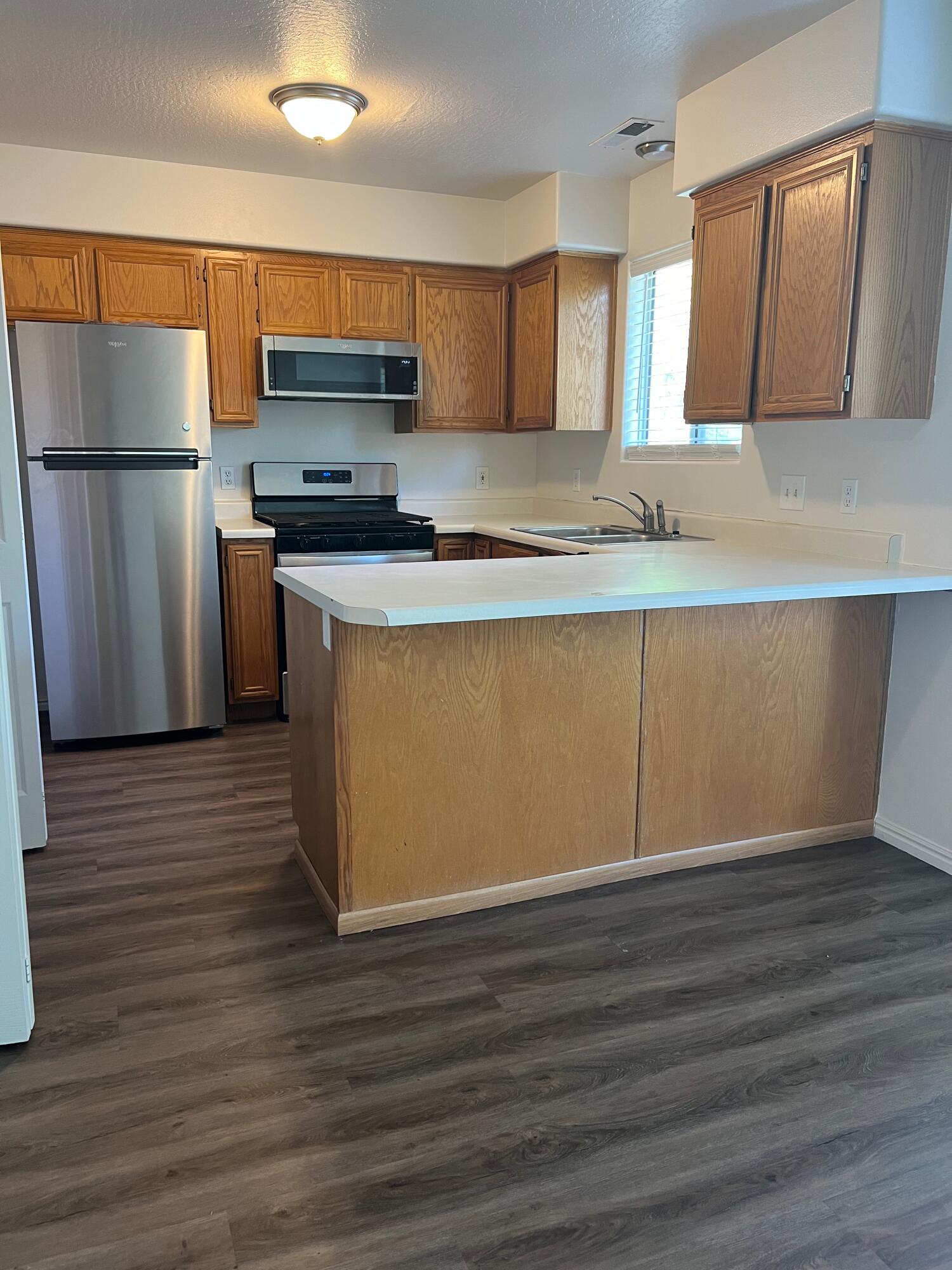 EASTMONT ACRES - Residential Income