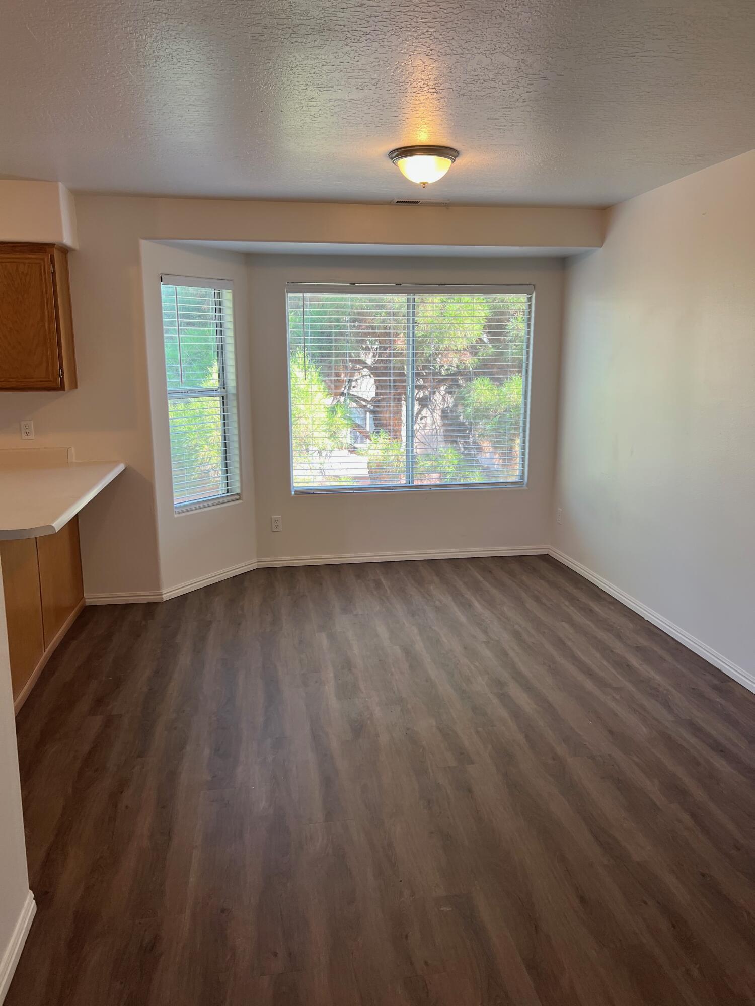 EASTMONT ACRES - Residential Income