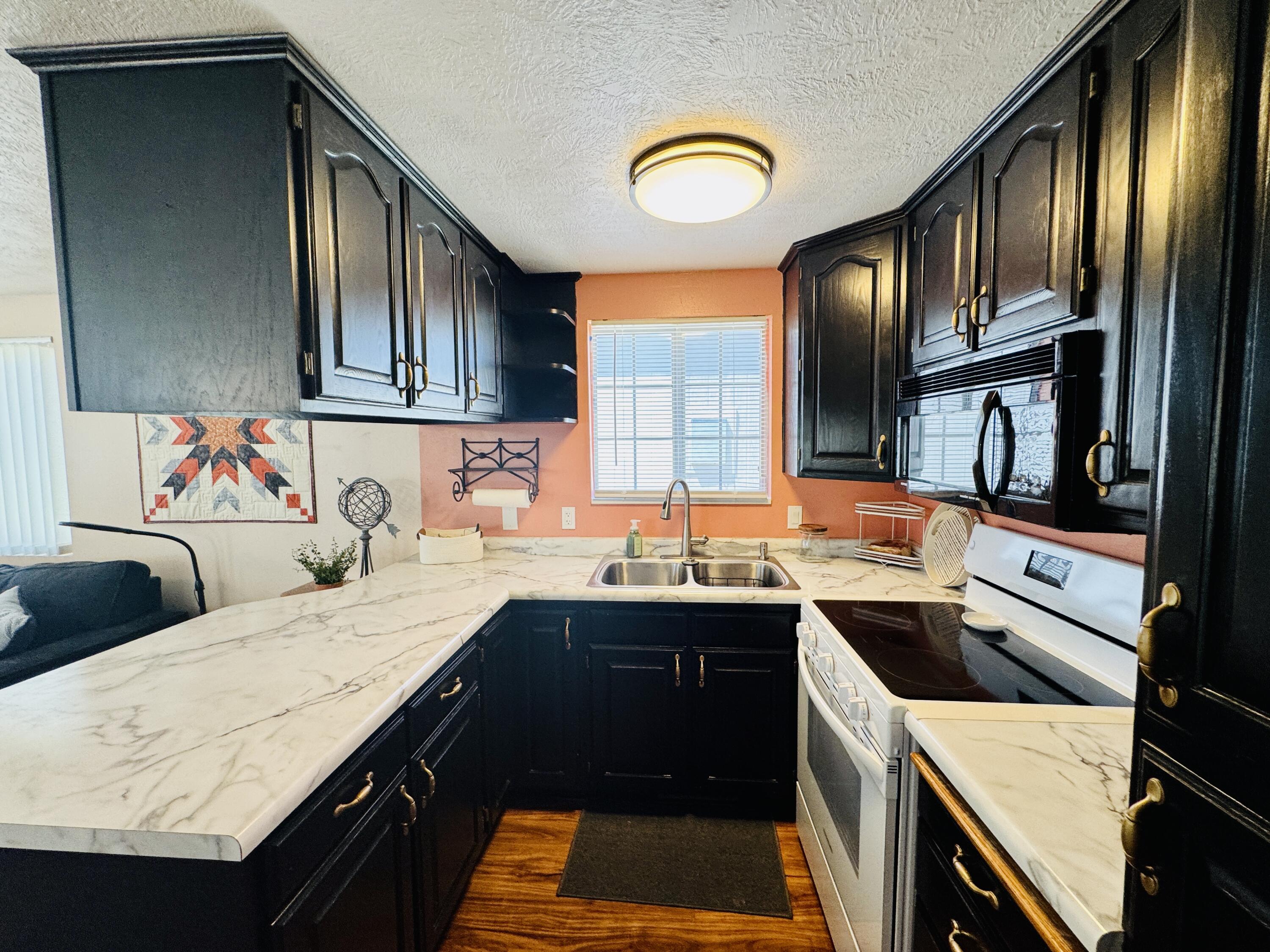 CANYON BREEZE RV RESORT - Residential
