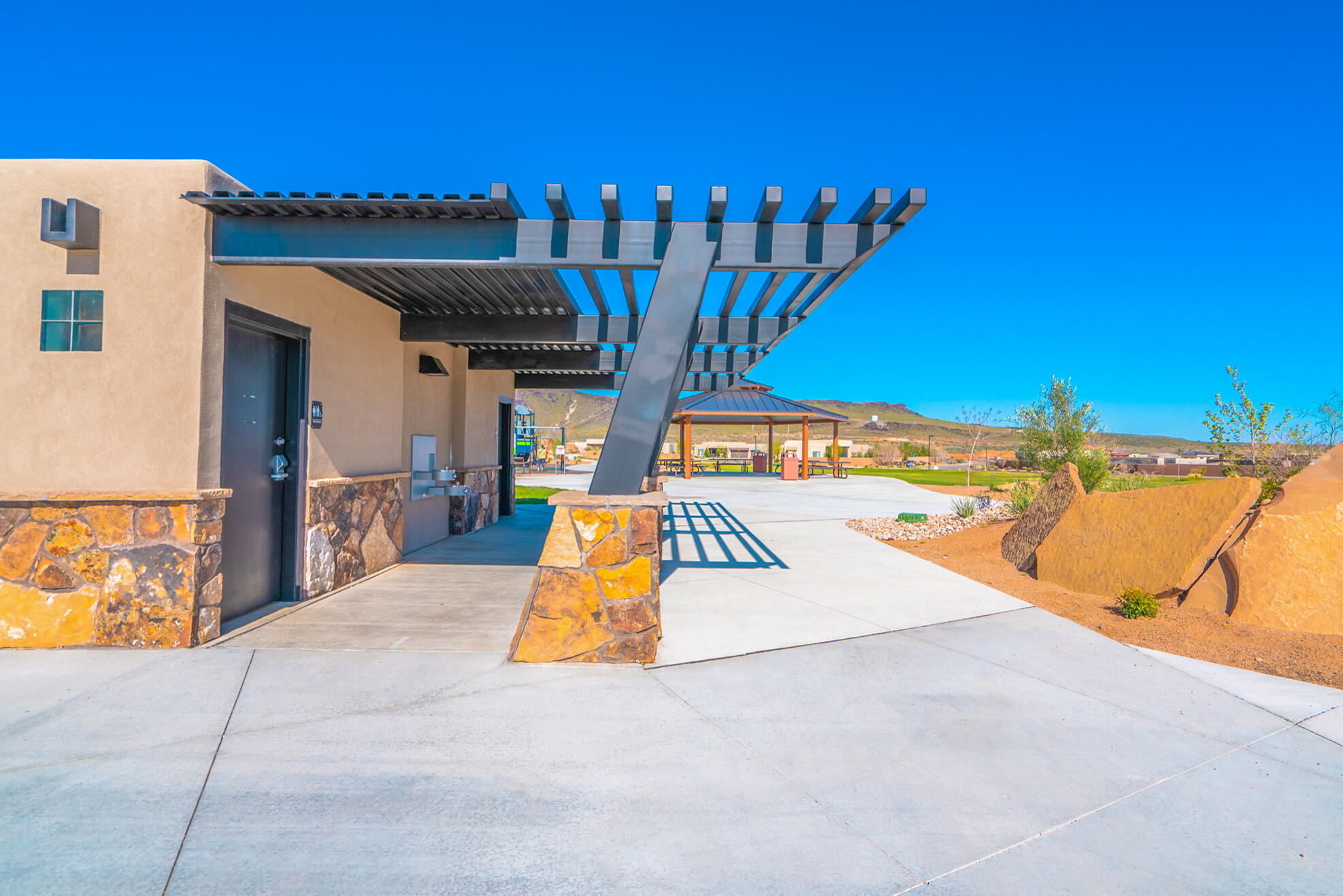 LEDGES OF SG HIDDEN PINYON - Residential