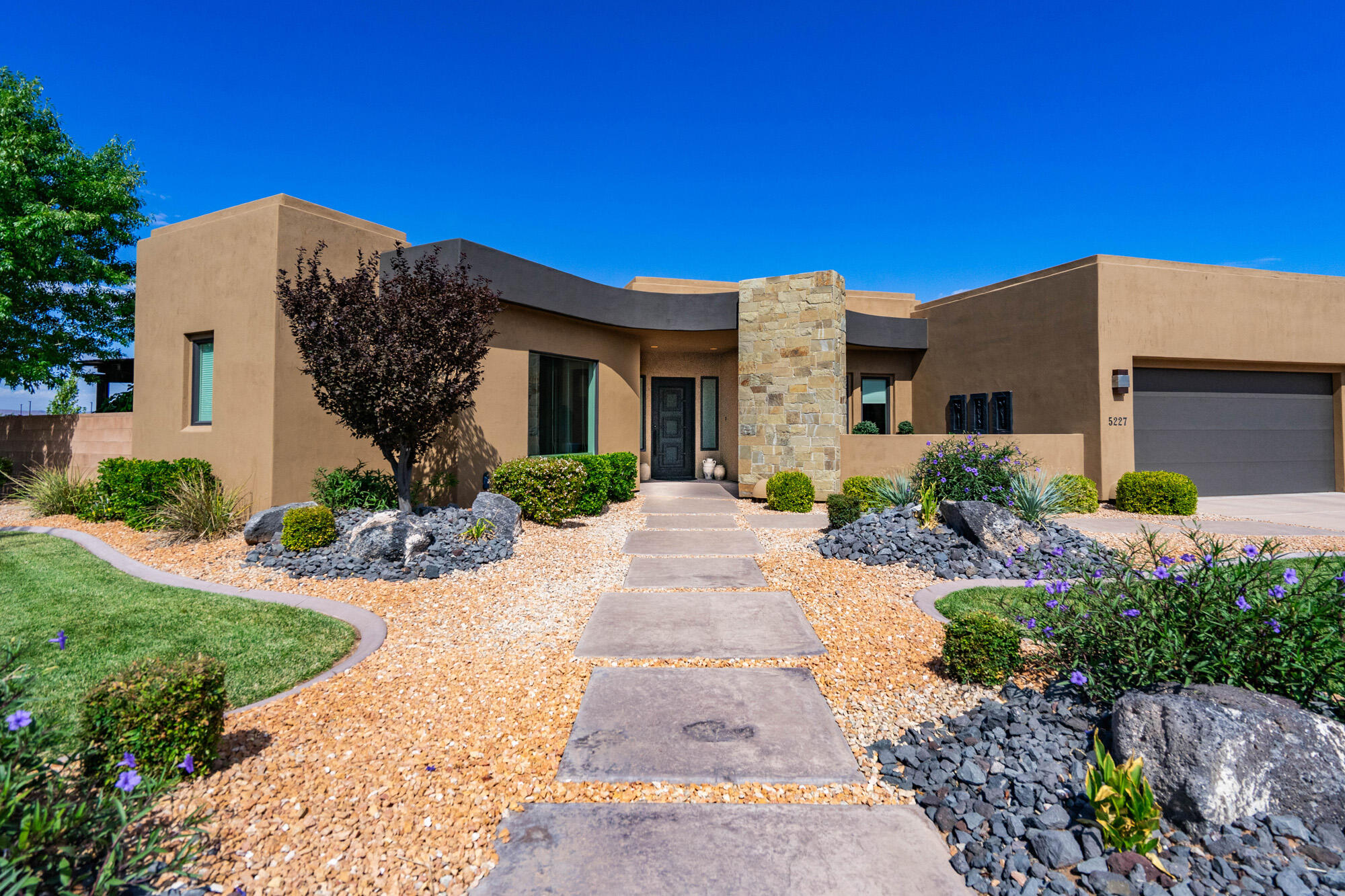 LEDGES OF SG HIDDEN PINYON - Residential