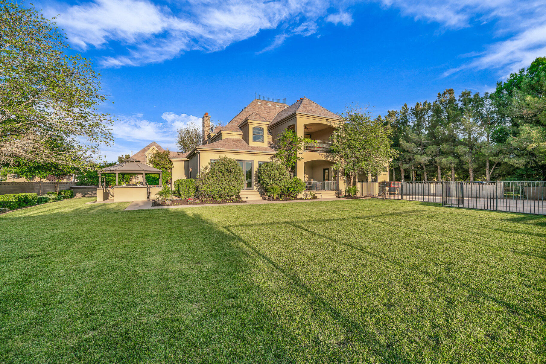 BLOOMINGTON RANCHES - Residential