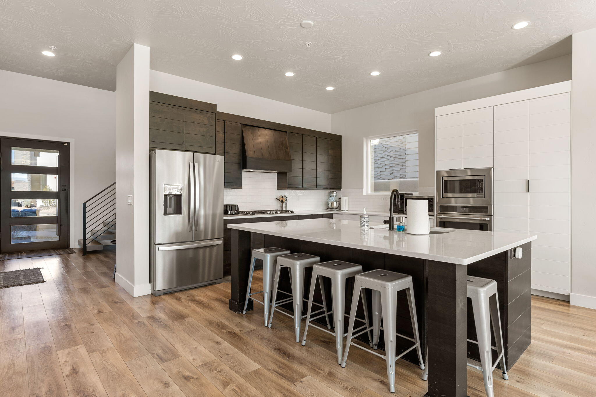 10 DIAGONAL CONDOS - Residential