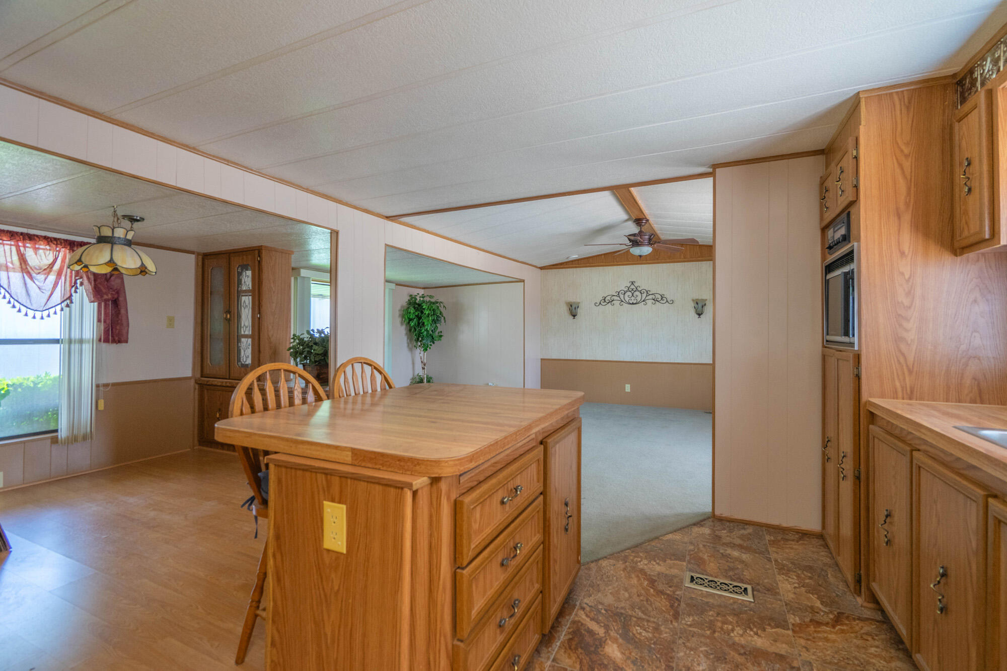 LAVA BLUFF MOBILE HOME PARK - Residential