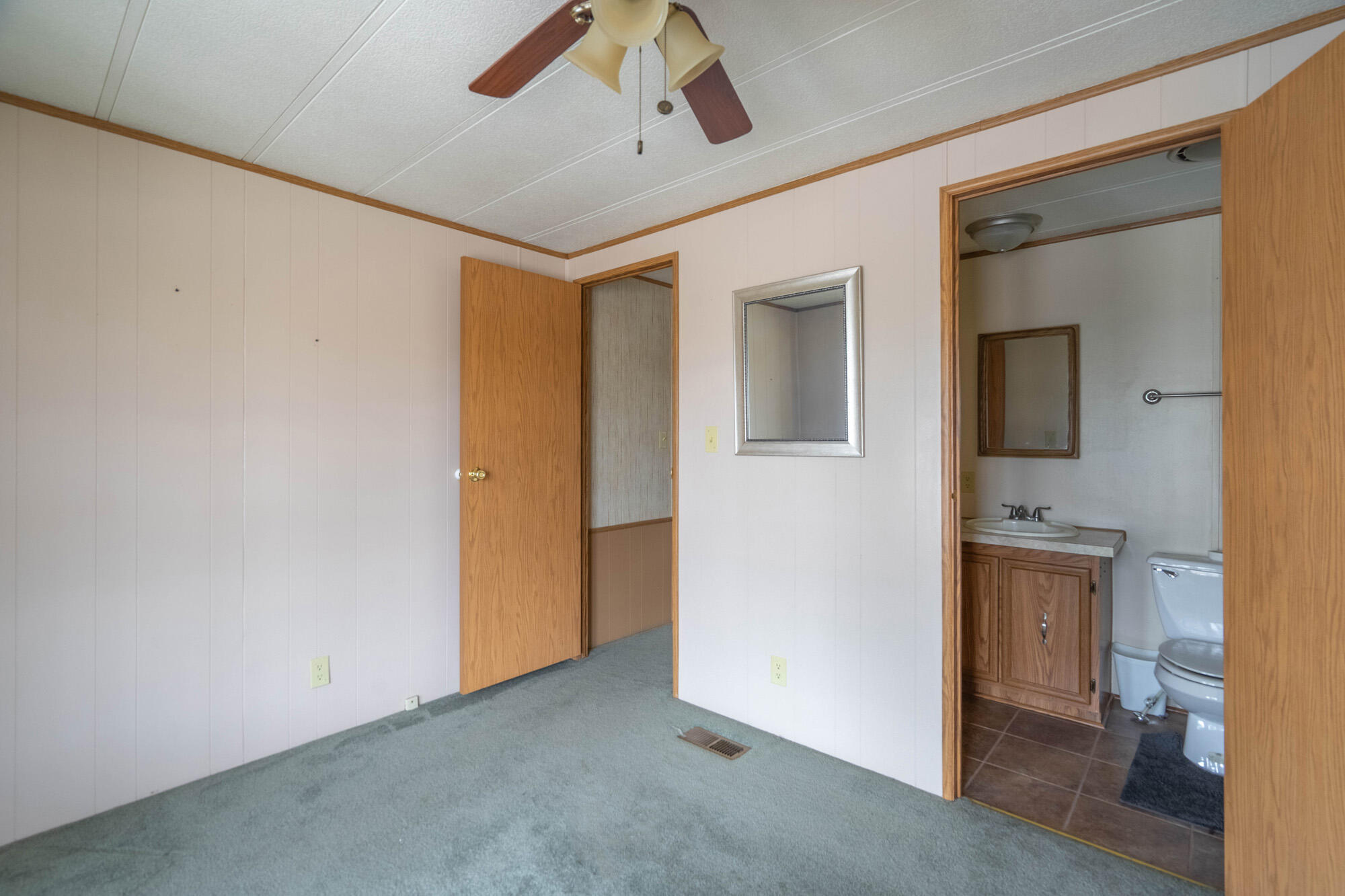 LAVA BLUFF MOBILE HOME PARK - Residential