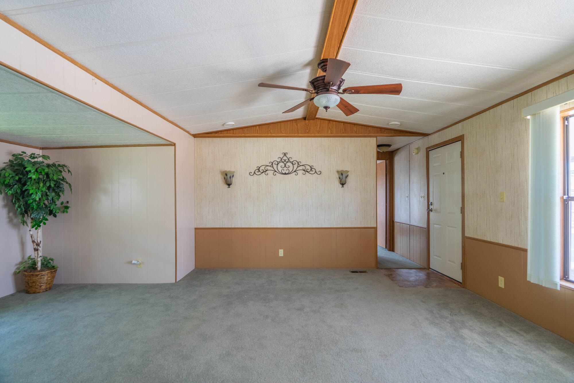 LAVA BLUFF MOBILE HOME PARK - Residential
