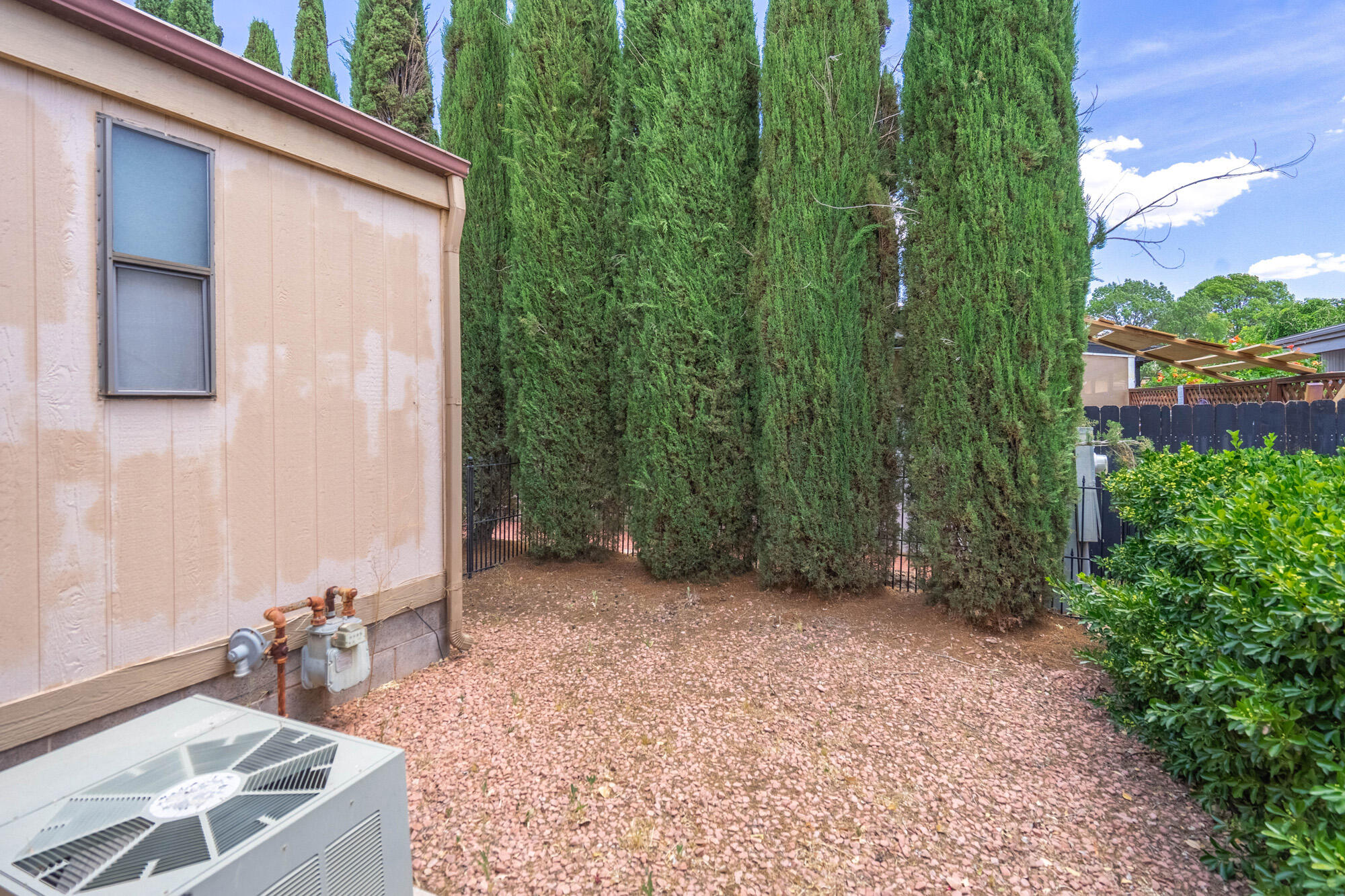 LAVA BLUFF MOBILE HOME PARK - Residential