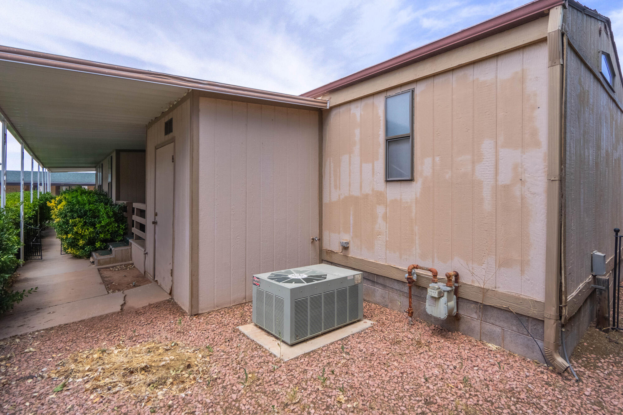 LAVA BLUFF MOBILE HOME PARK - Residential
