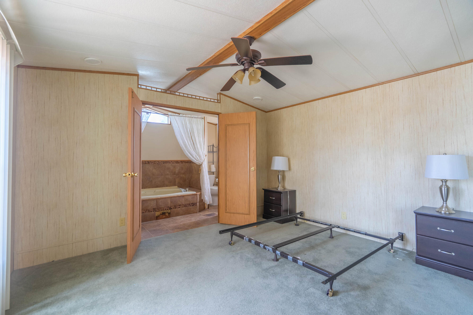 LAVA BLUFF MOBILE HOME PARK - Residential