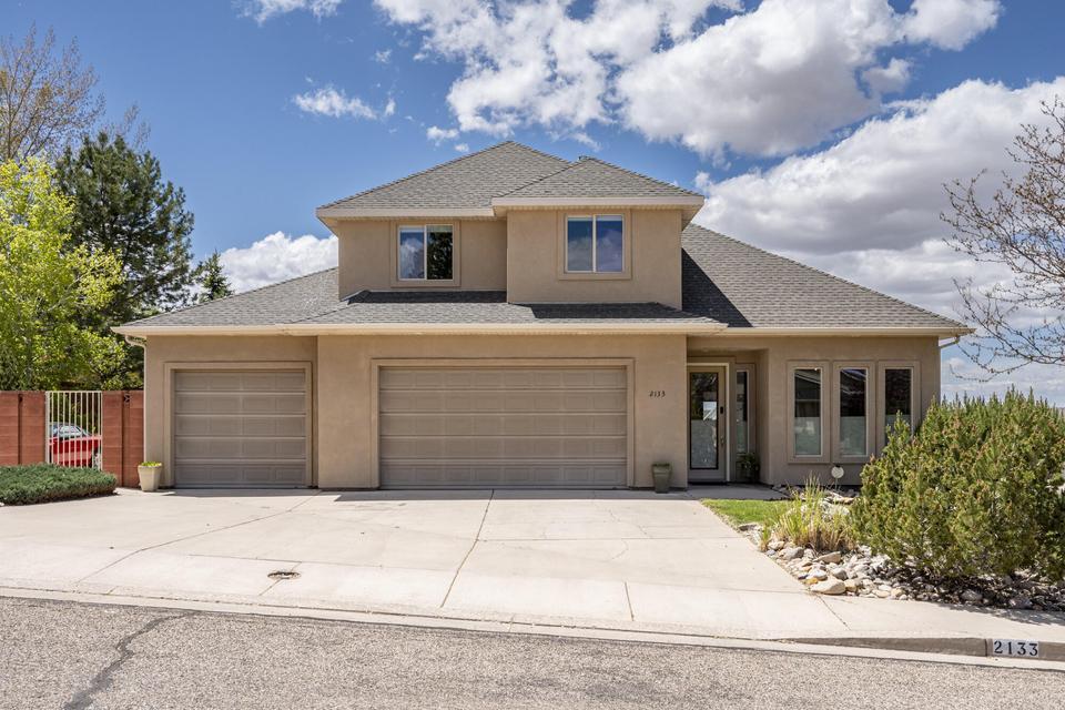 Beautiful single-family home located in the desirable Mesa Hills community! This spacious home offers 3 bedrooms plus a main-floor office, or the flexibility of an additional bedroom. Featuring 2.5 bathrooms, including a relaxing jetted tub in the primary suite, this home was designed with comfort in mind. Enjoy both a living room and separate family room, providing plenty of space for entertaining and everyday living. Situated on a generous .25-acre lot with a low HOA of only $10, this property offers space, functionality, and affordability all in one. Don't miss the opportunity to make this Mesa Hills home yours!