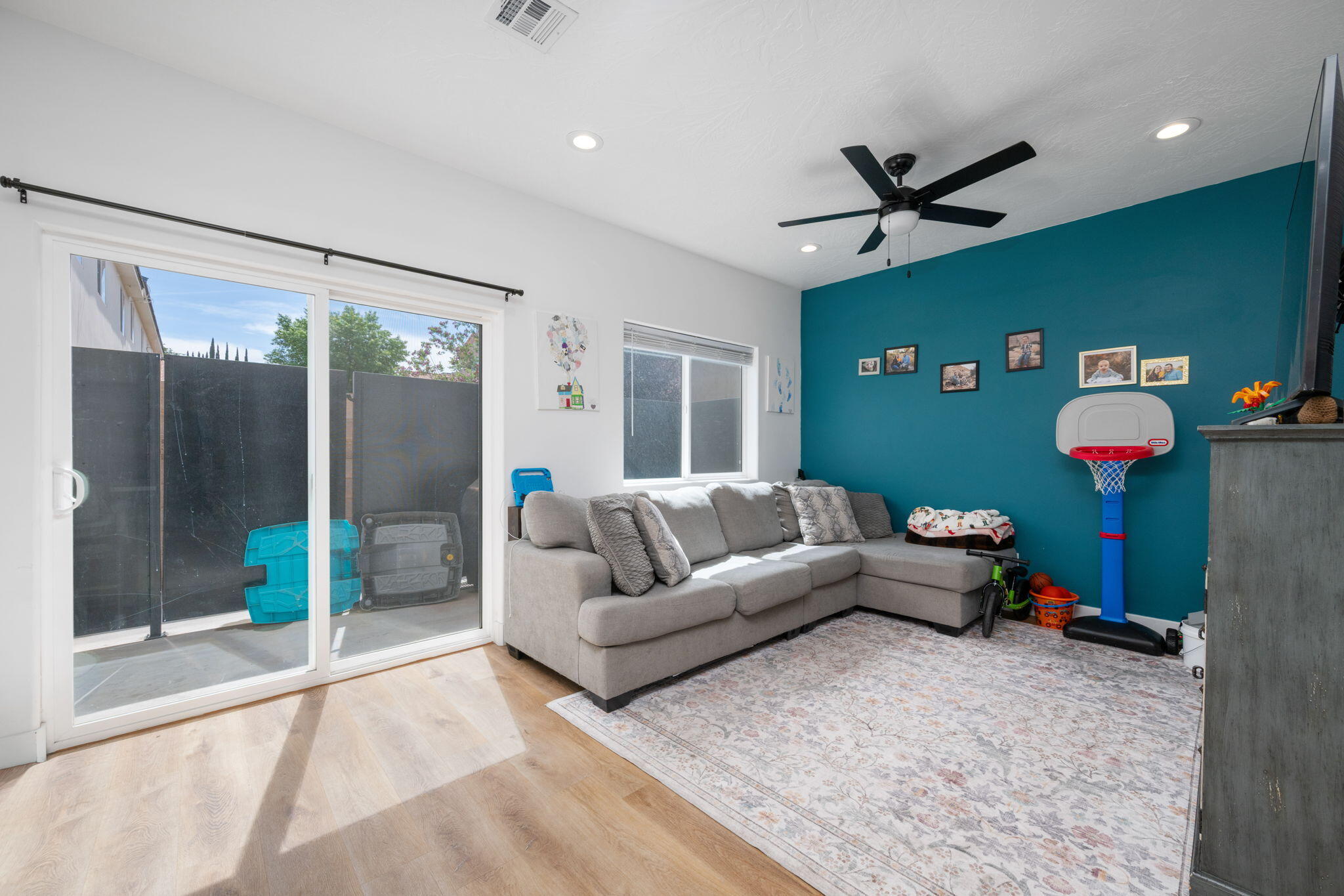 SPANISH TOWNHOMES - Residential
