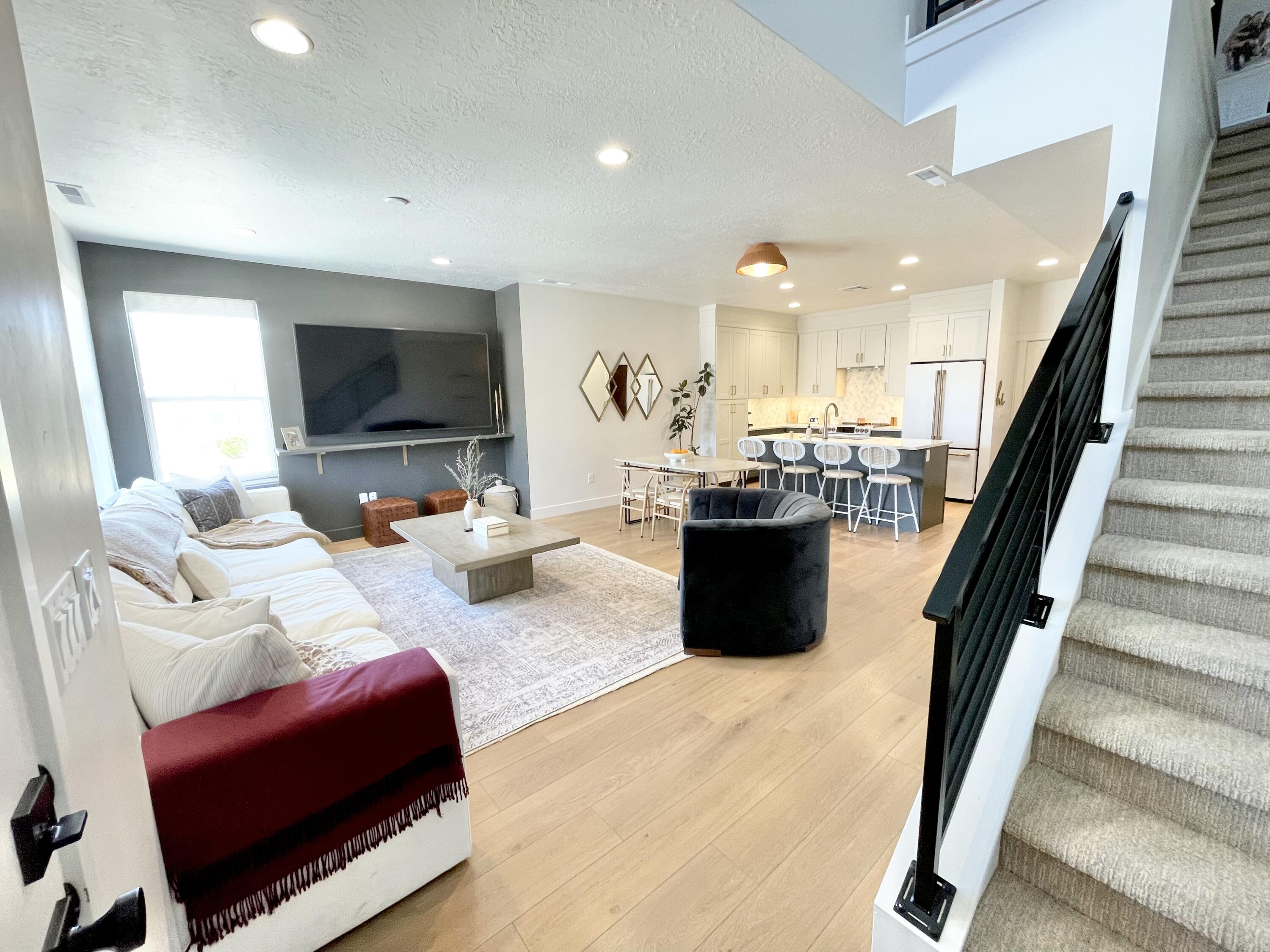 AUBURN HILLS - Residential
