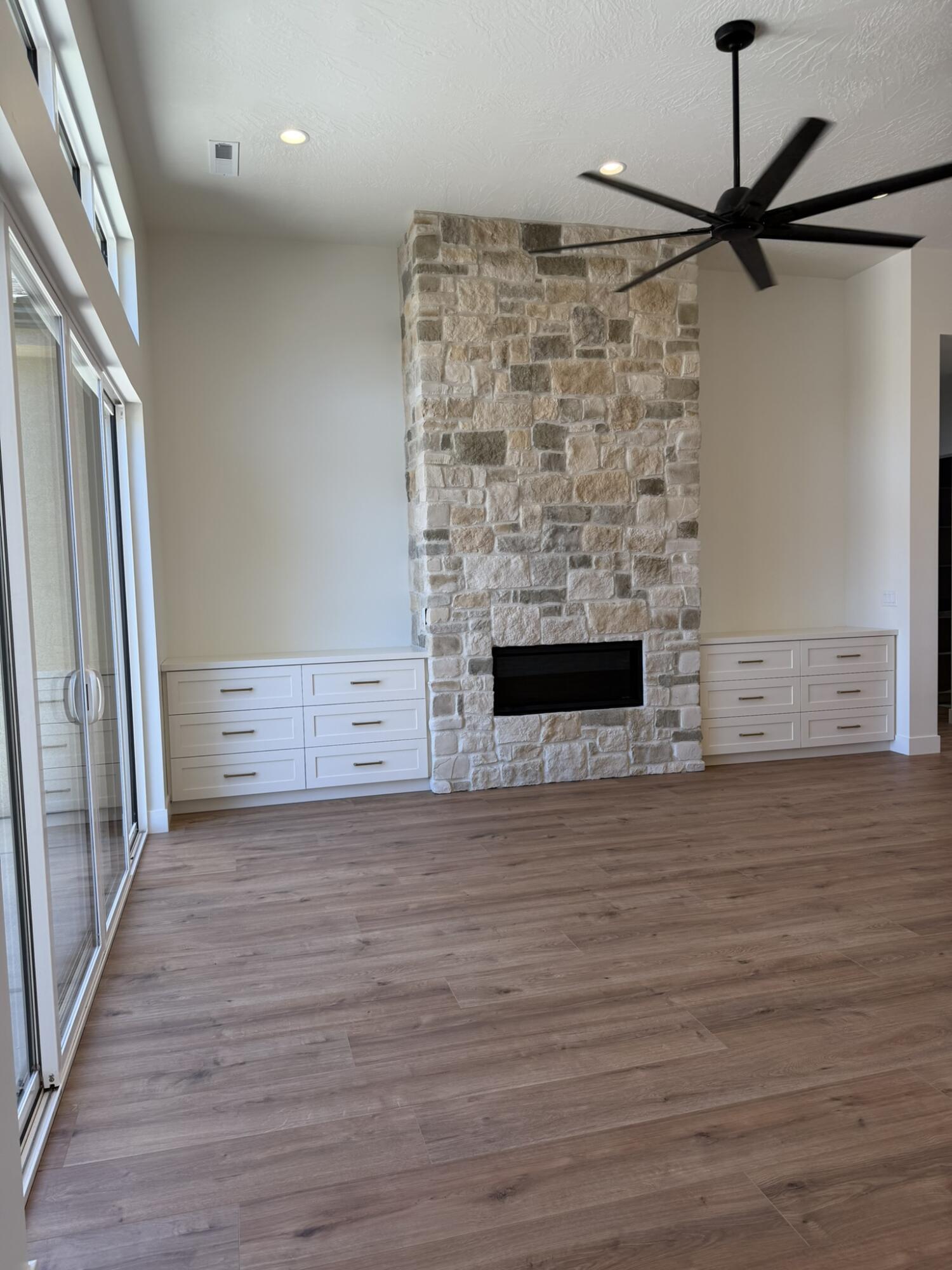 TENAYA SANDS - Residential