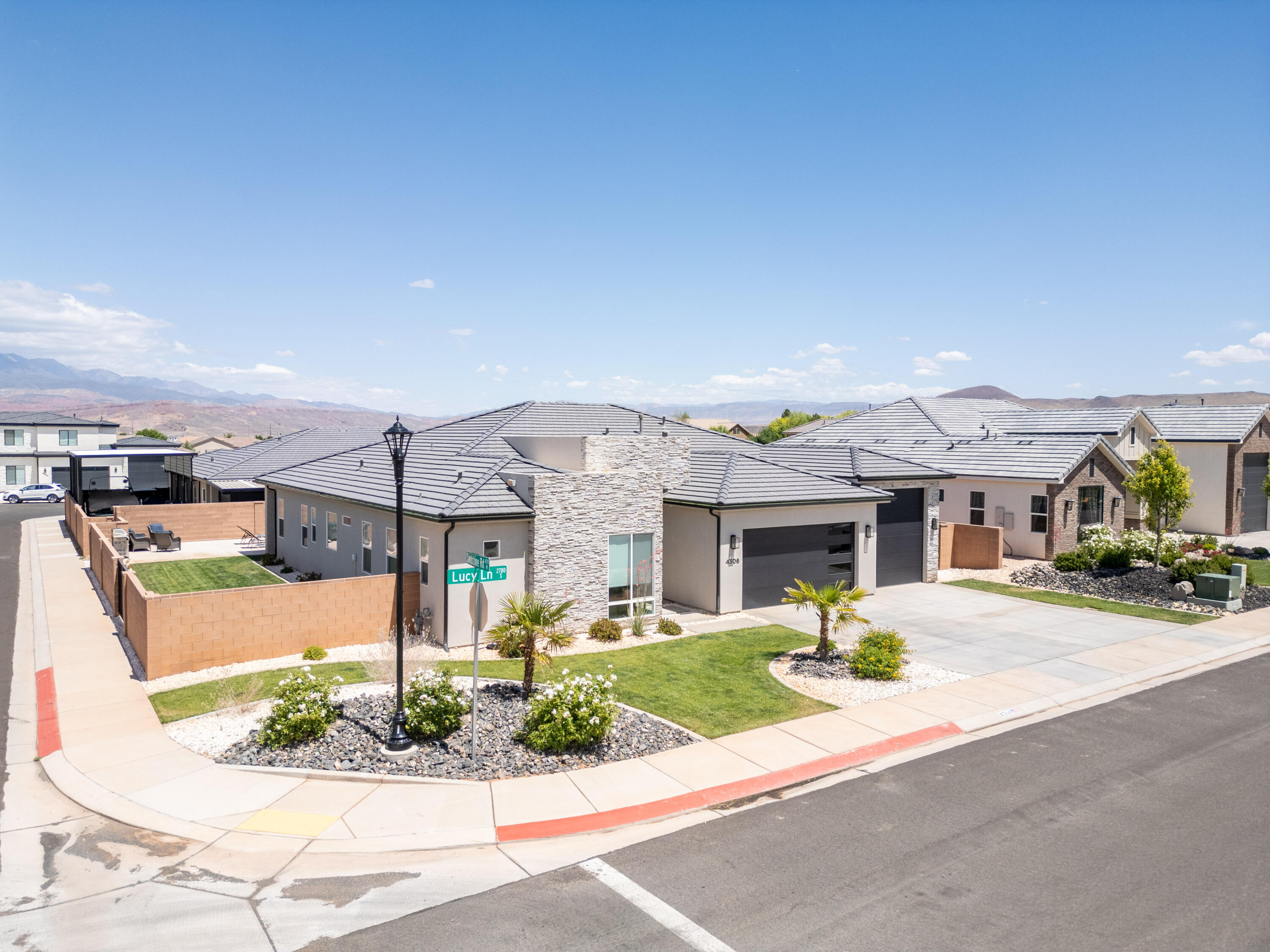 SANDSTONE FIELDS - Residential