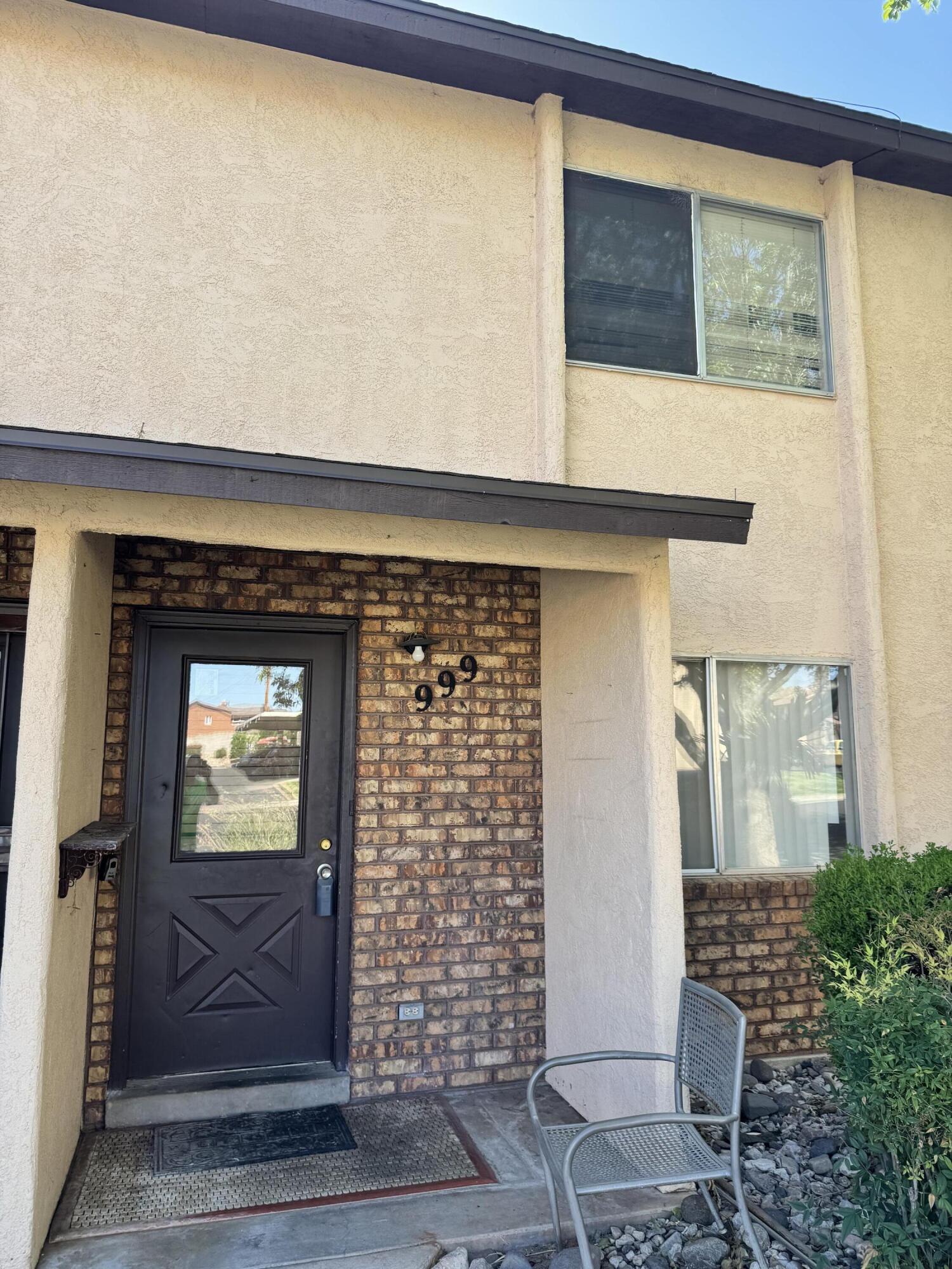 COLOR VIEW TOWNHOMES - Residential