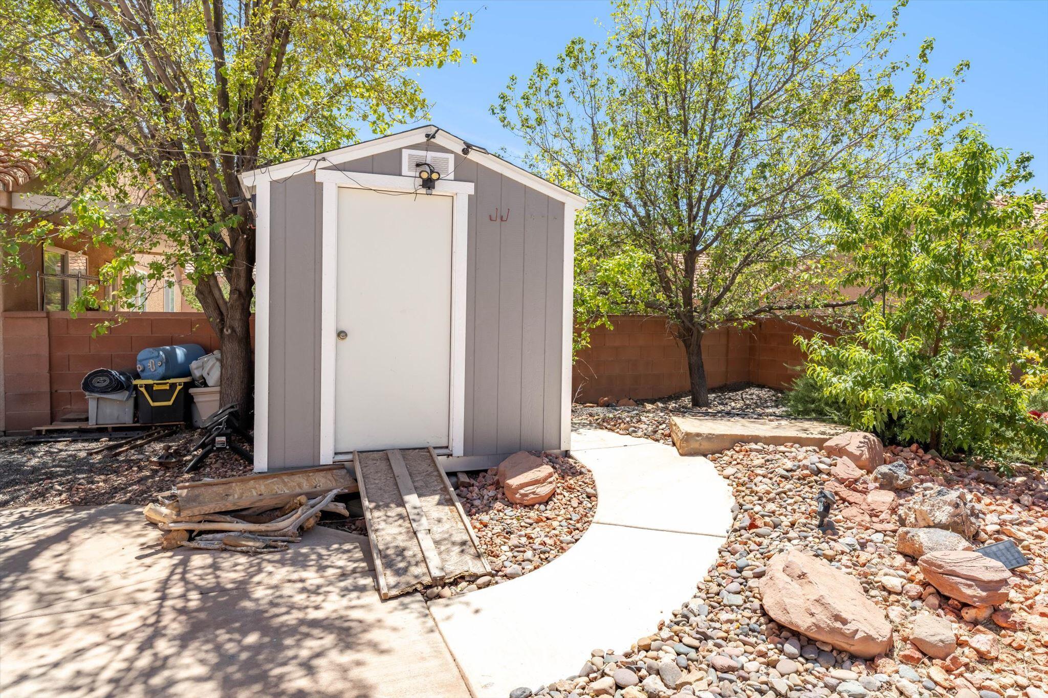 SHADOW CANYON - Residential
