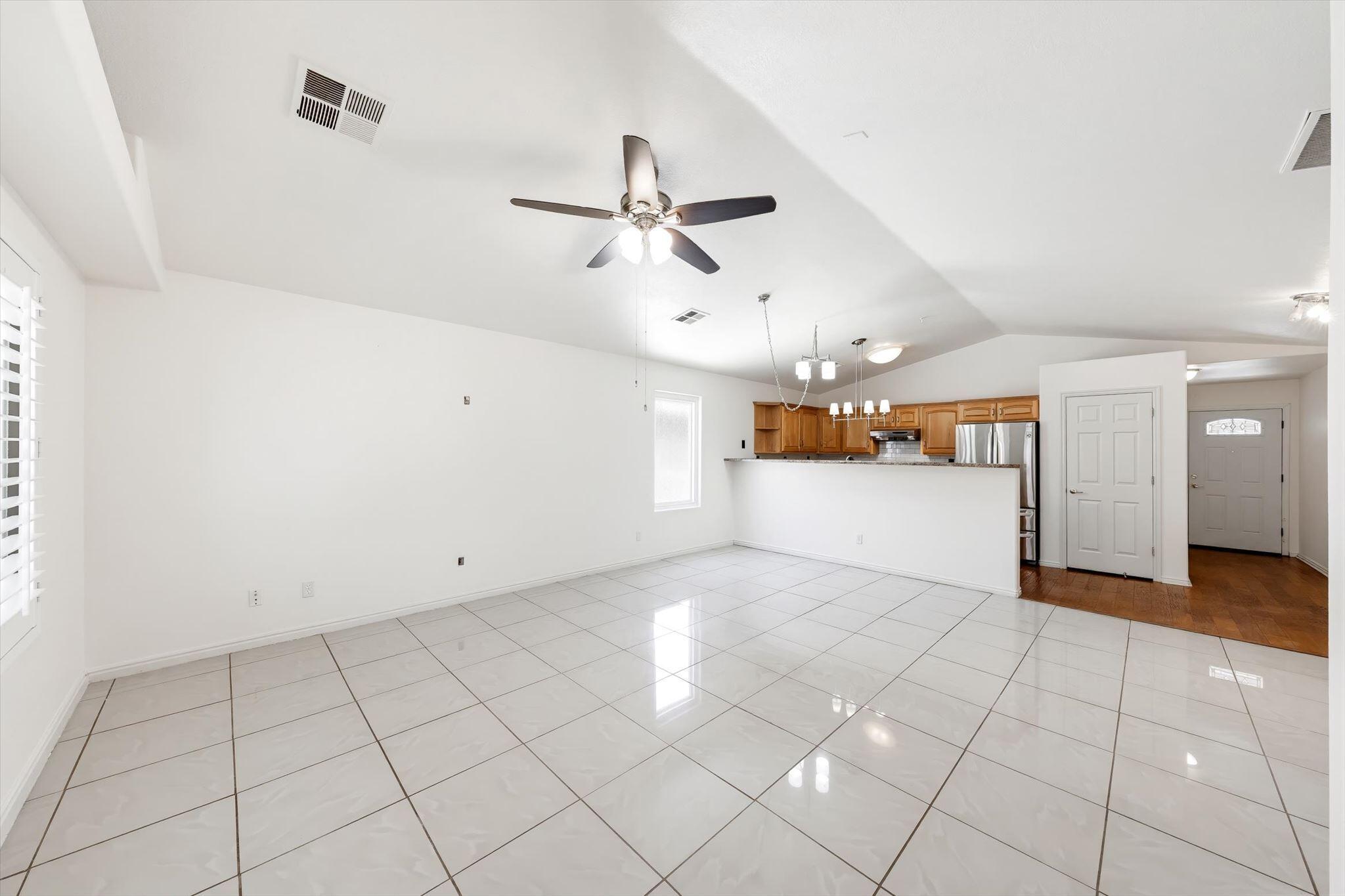 SHADOW CANYON - Residential