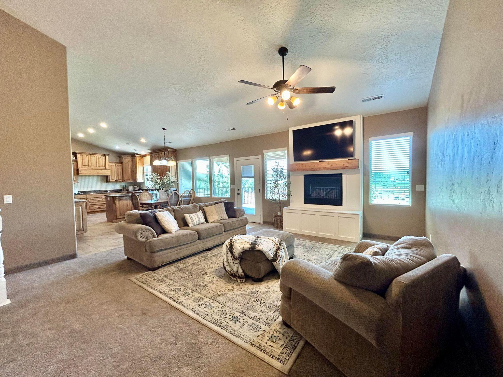 NORTH HILL ESTATES - Residential