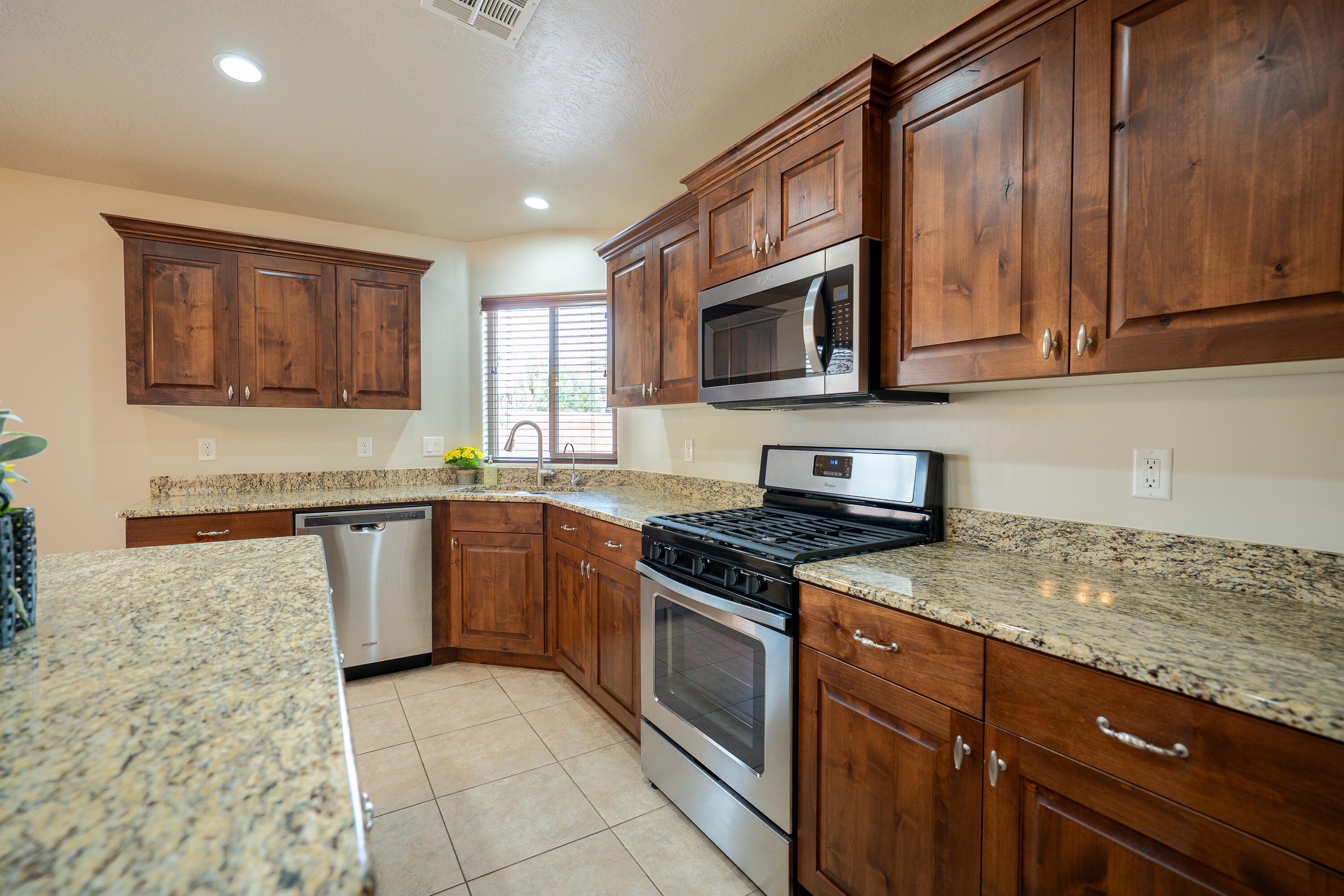 PEREGRINE POINTE - Residential