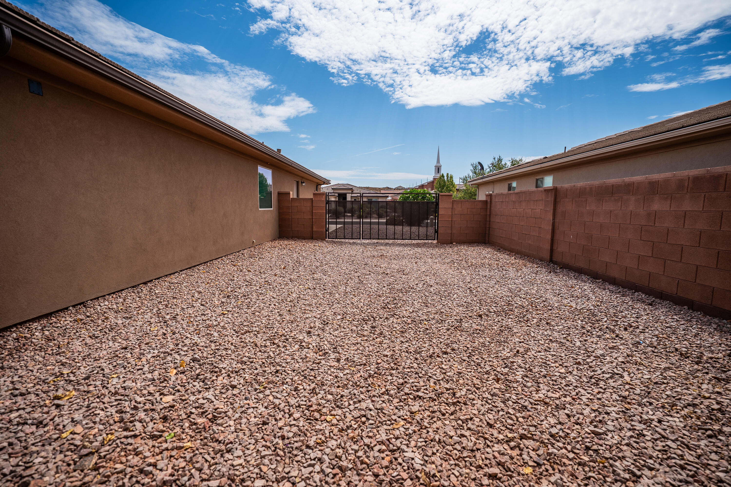 PEREGRINE POINTE - Residential