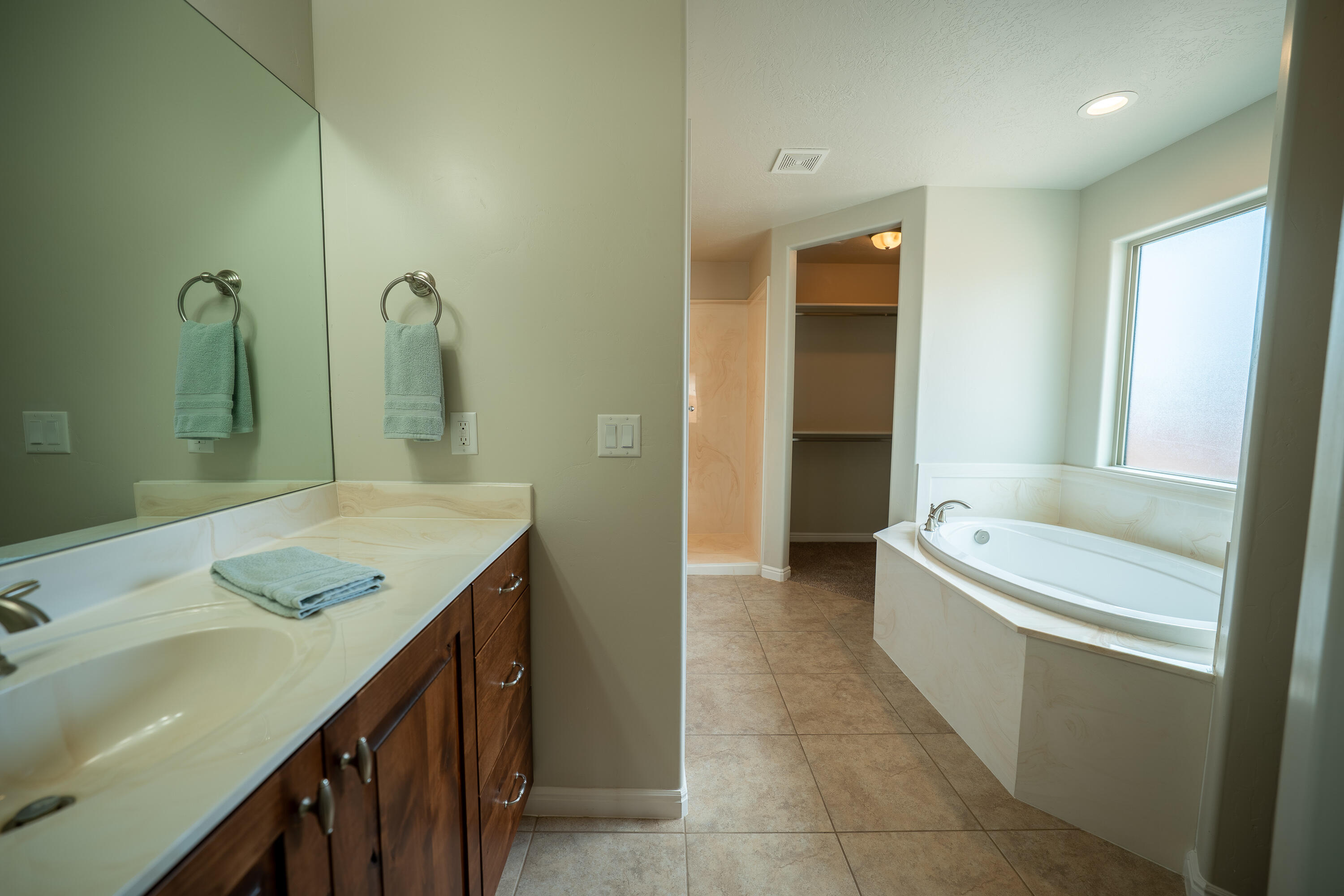 PEREGRINE POINTE - Residential