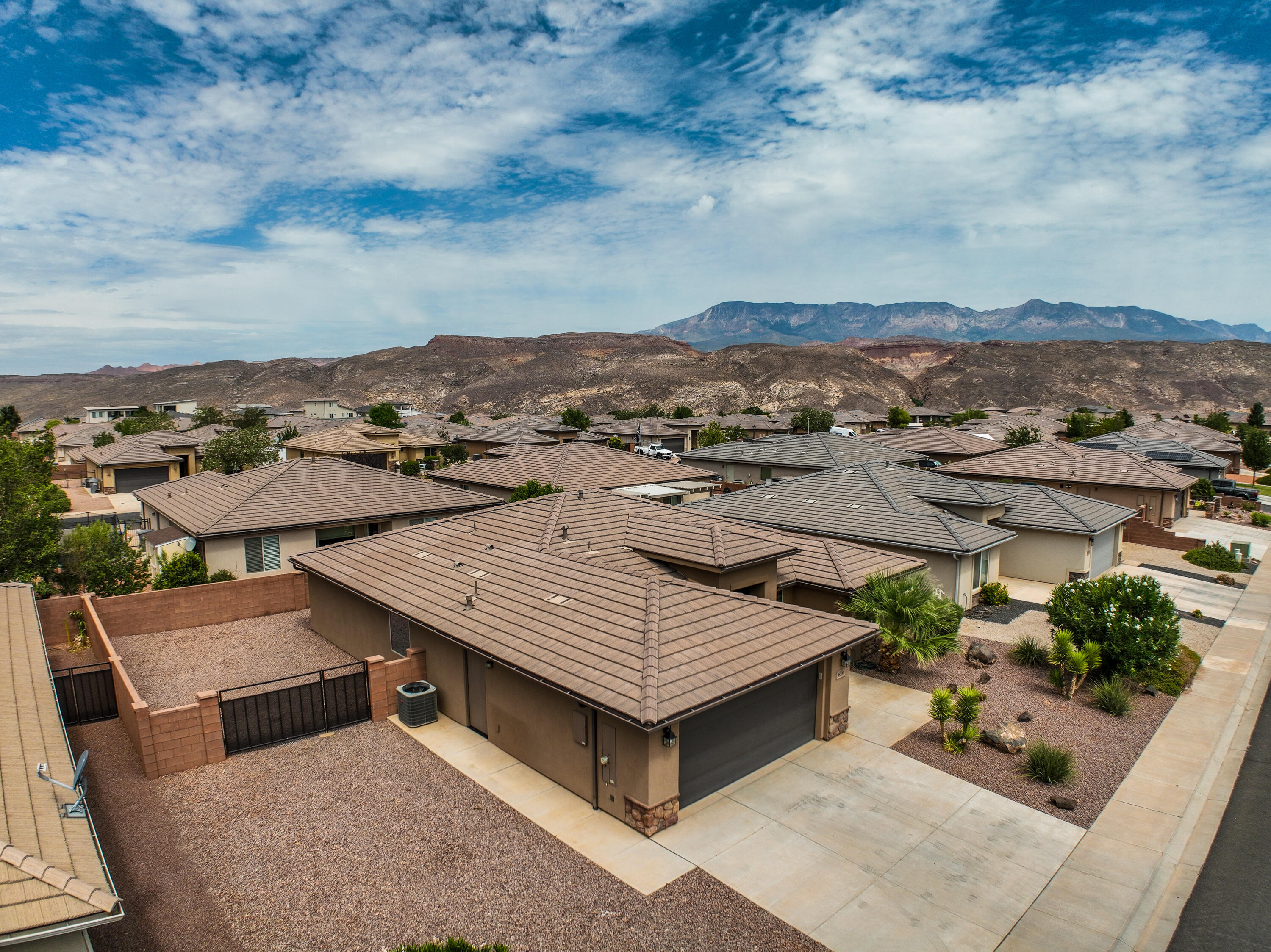 PEREGRINE POINTE - Residential