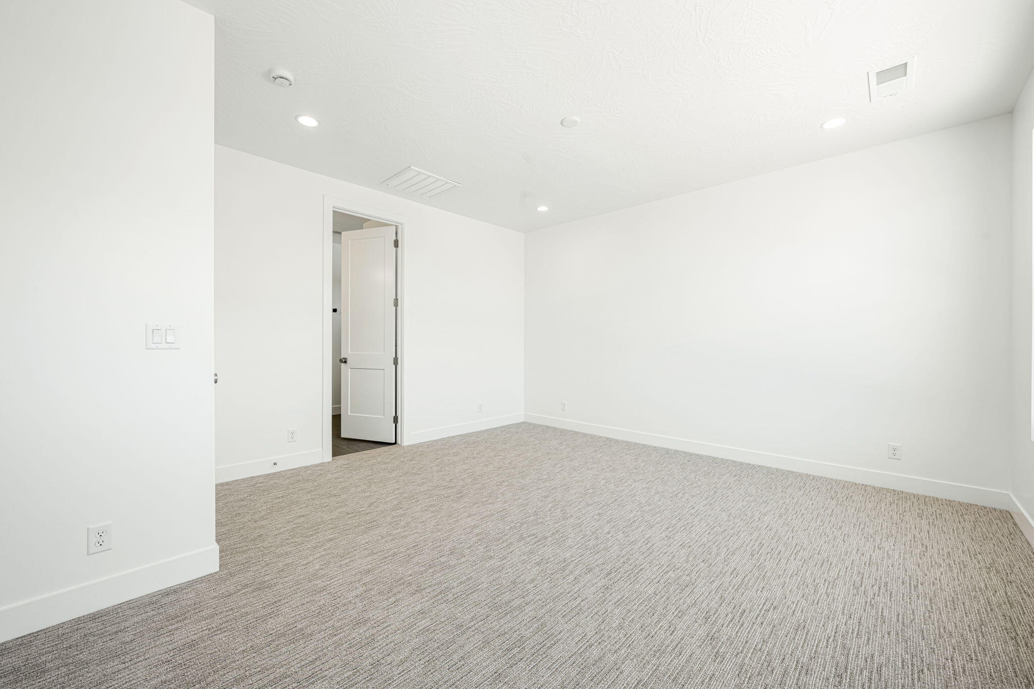 SOLIS AT CORAL CANYON - Residential