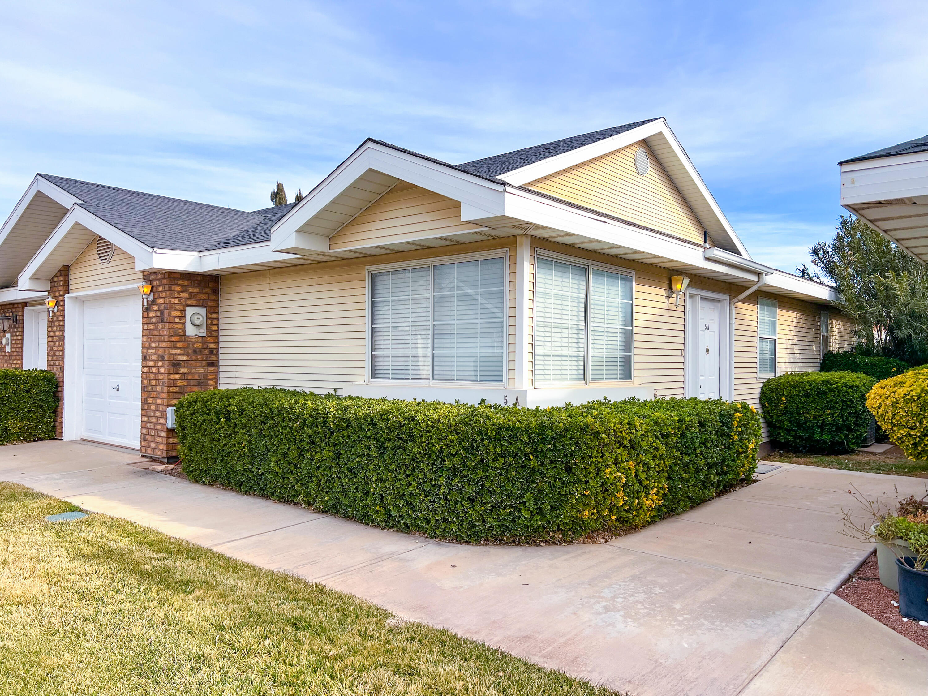 COTTAGES SOUTH - Residential