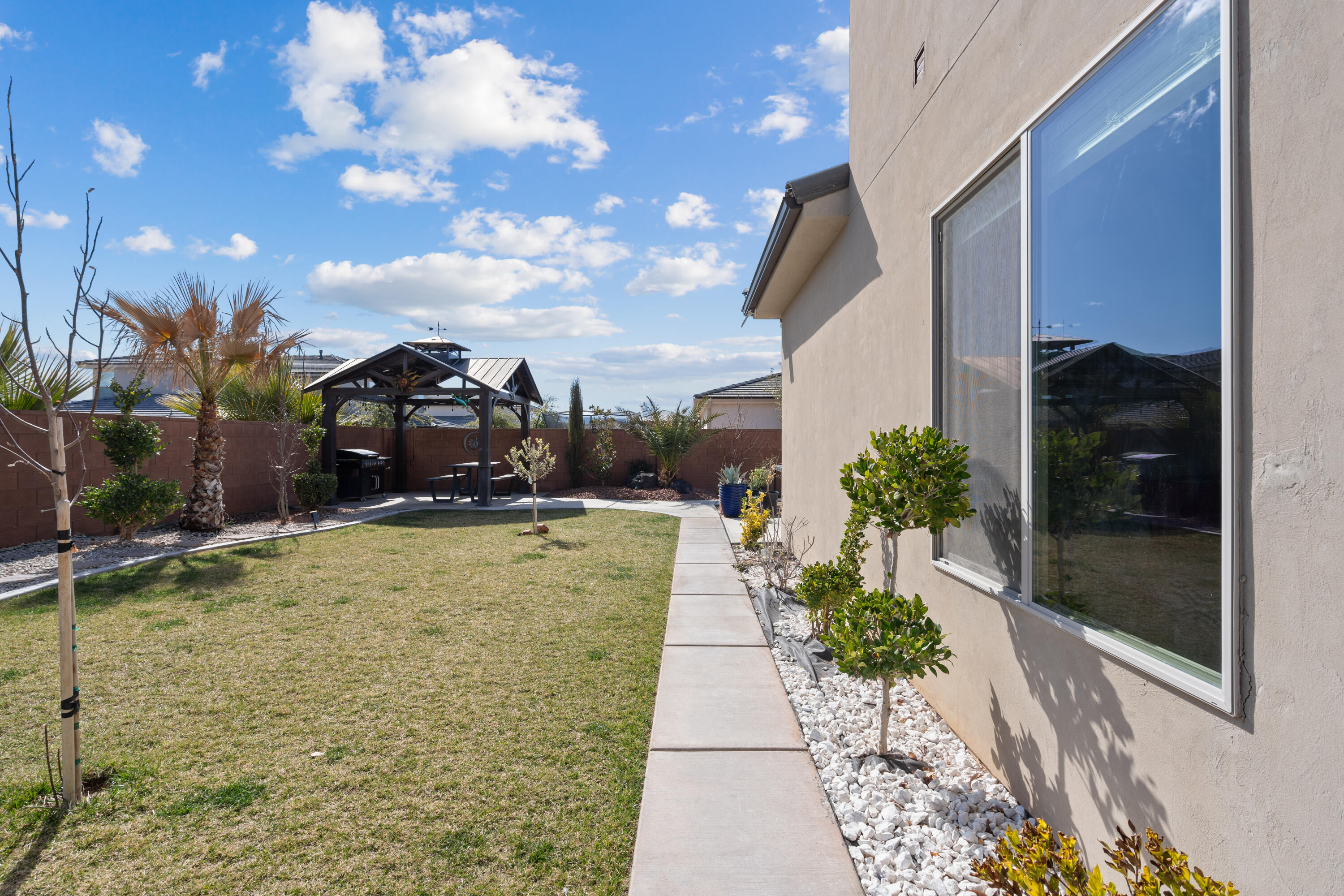 SAGE CANYON - Residential