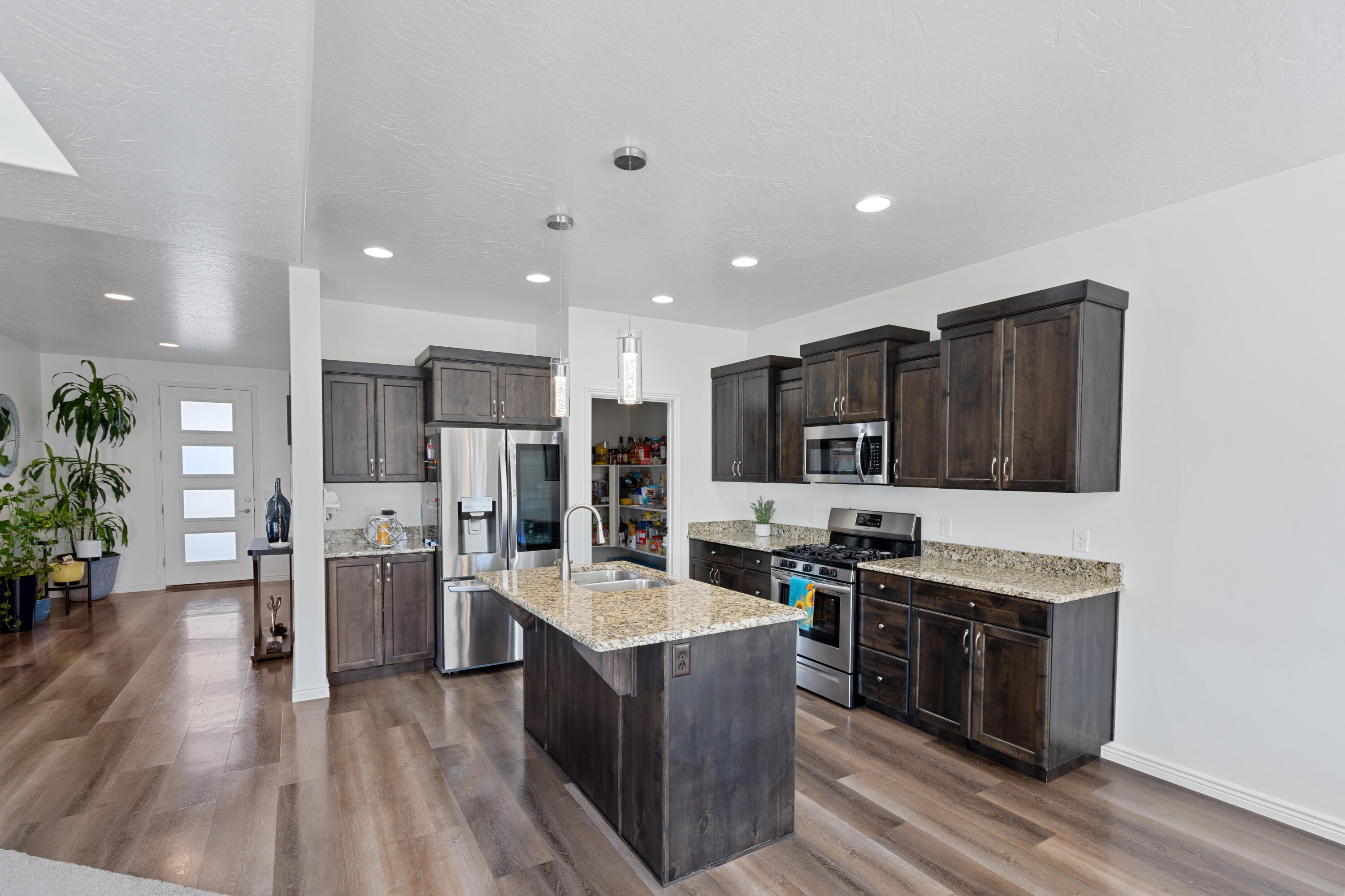 SAGE CANYON - Residential