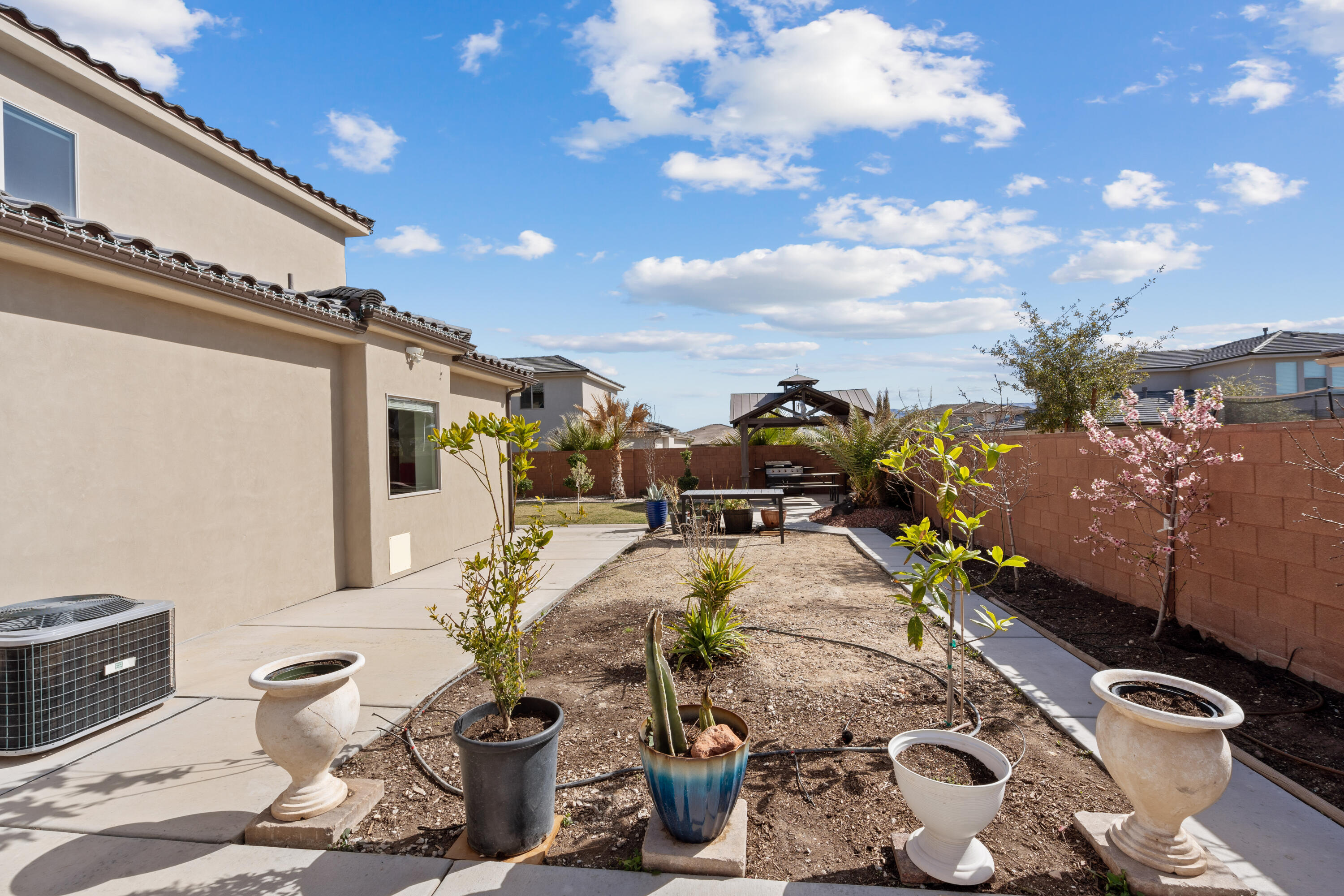 SAGE CANYON - Residential