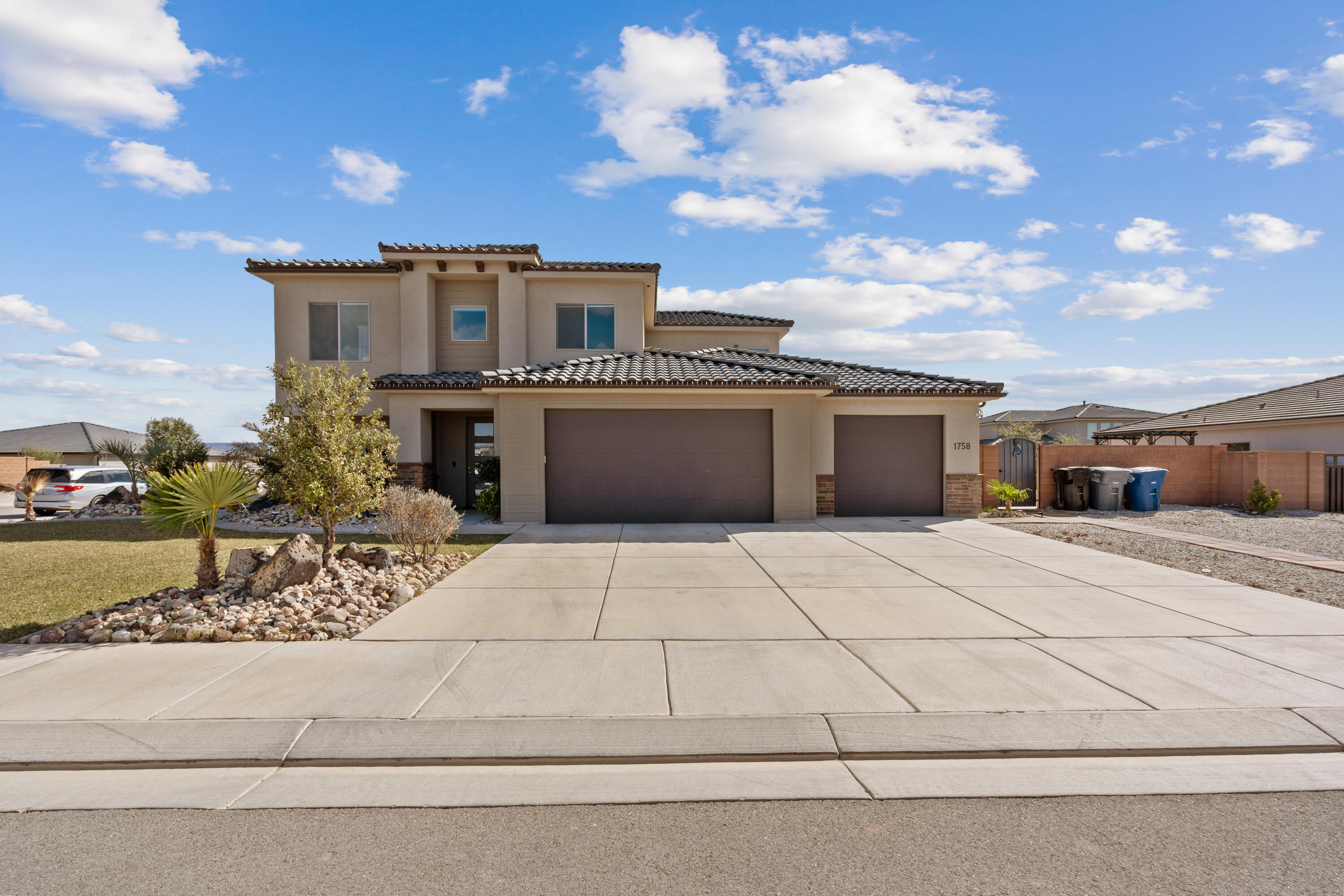 SAGE CANYON - Residential