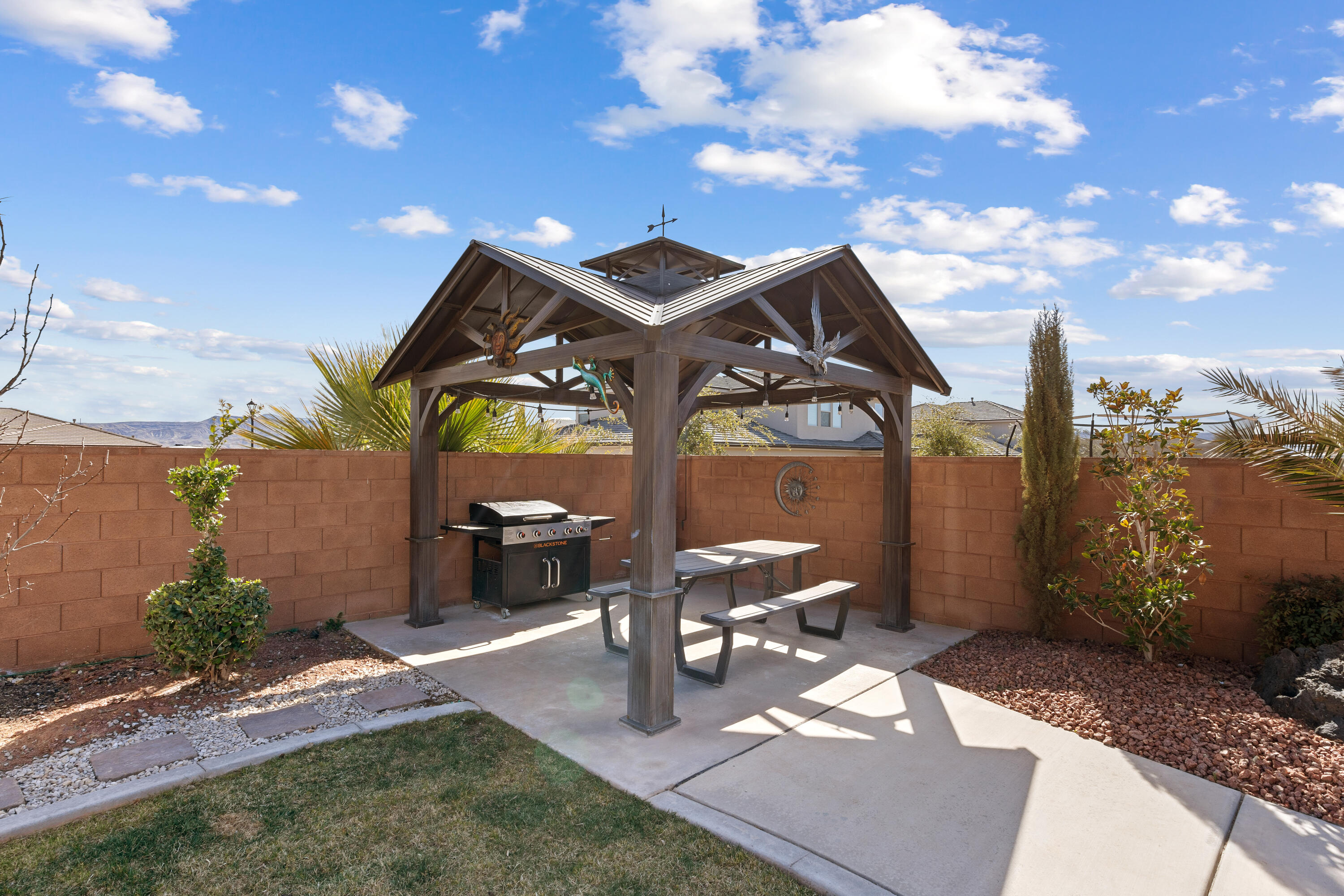 SAGE CANYON - Residential