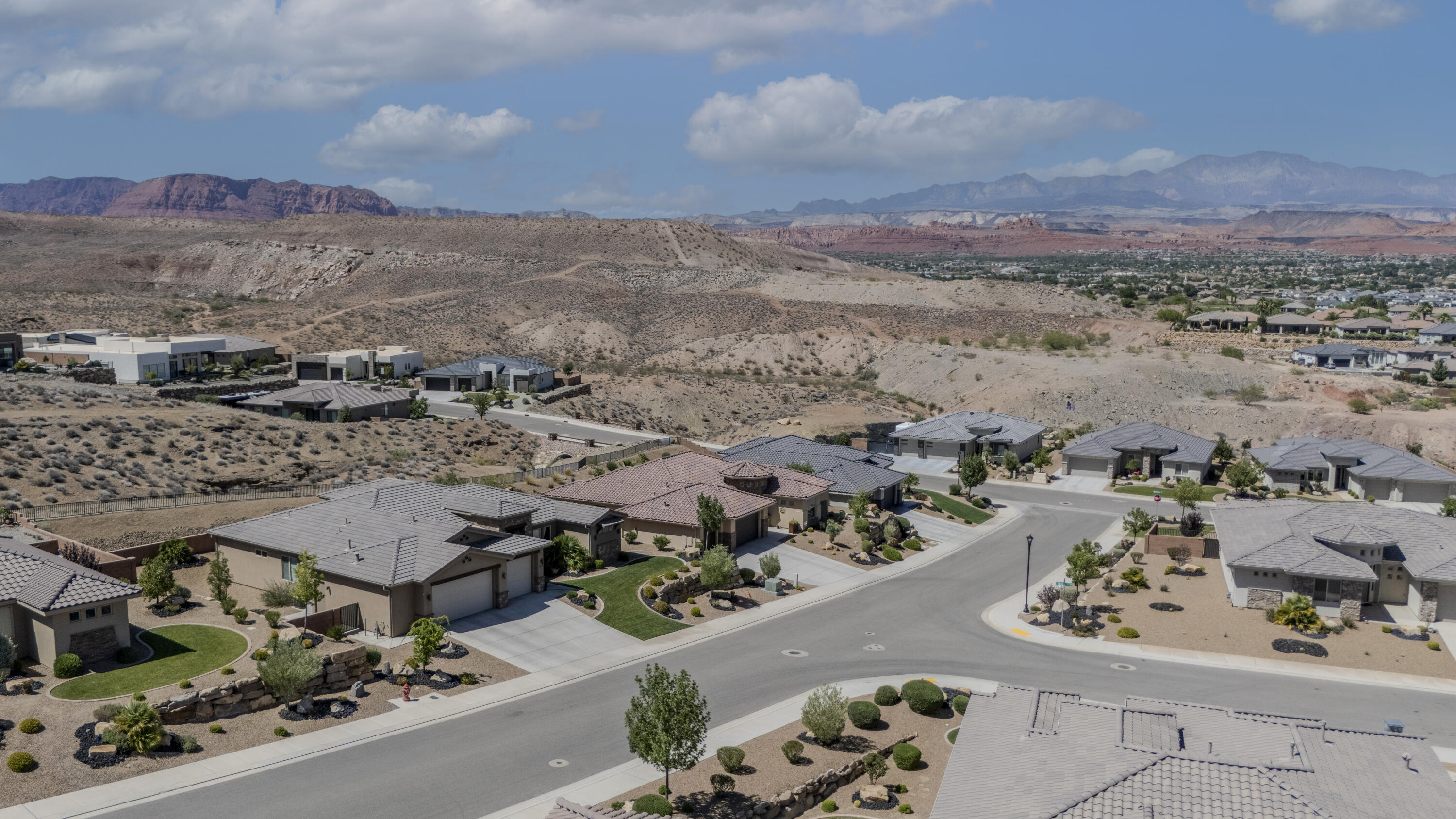 SENTIERI CANYON AT DIVARIO - Residential