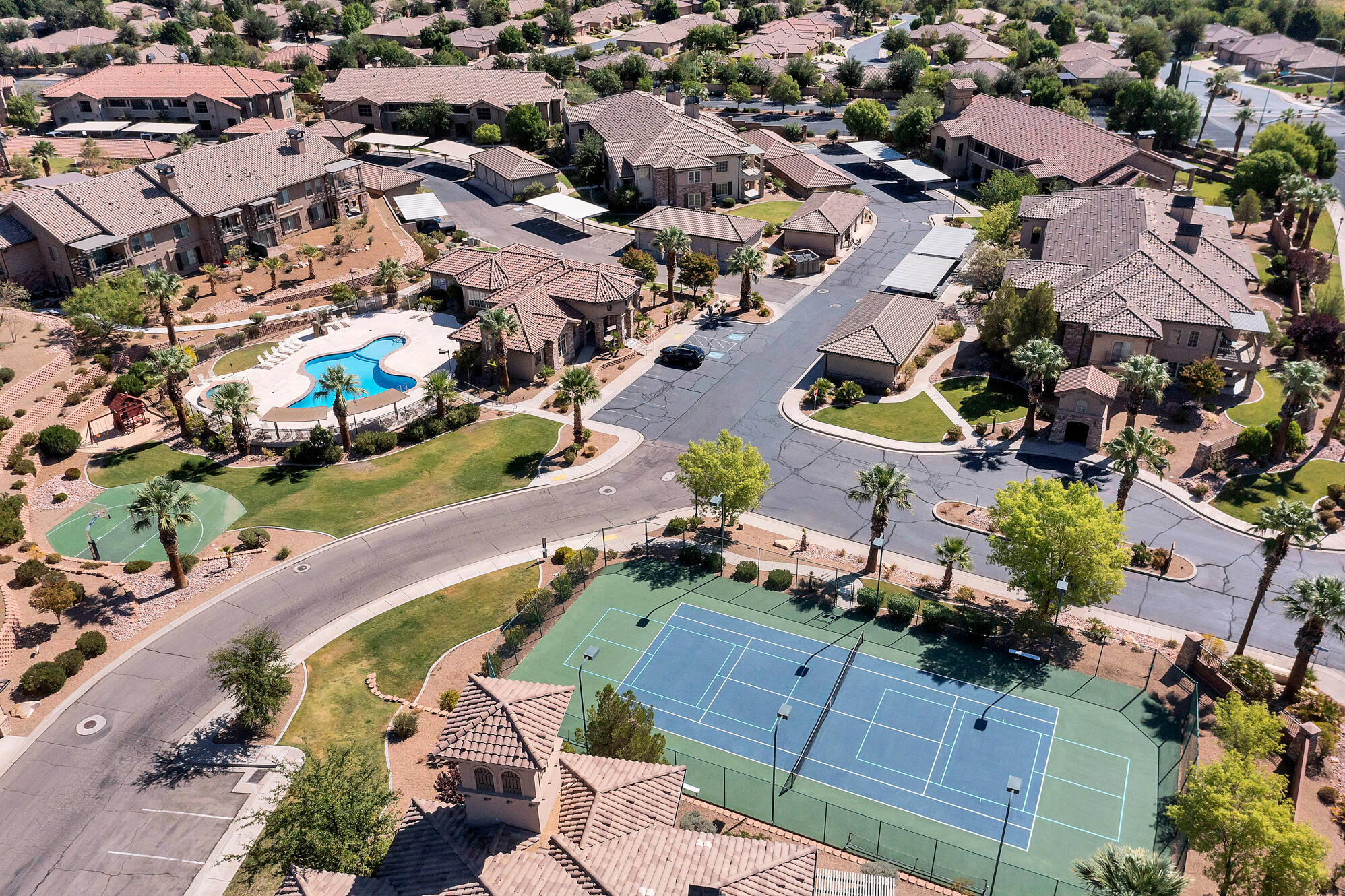 PELICAN HILLS CONDOMINIUMS - Residential