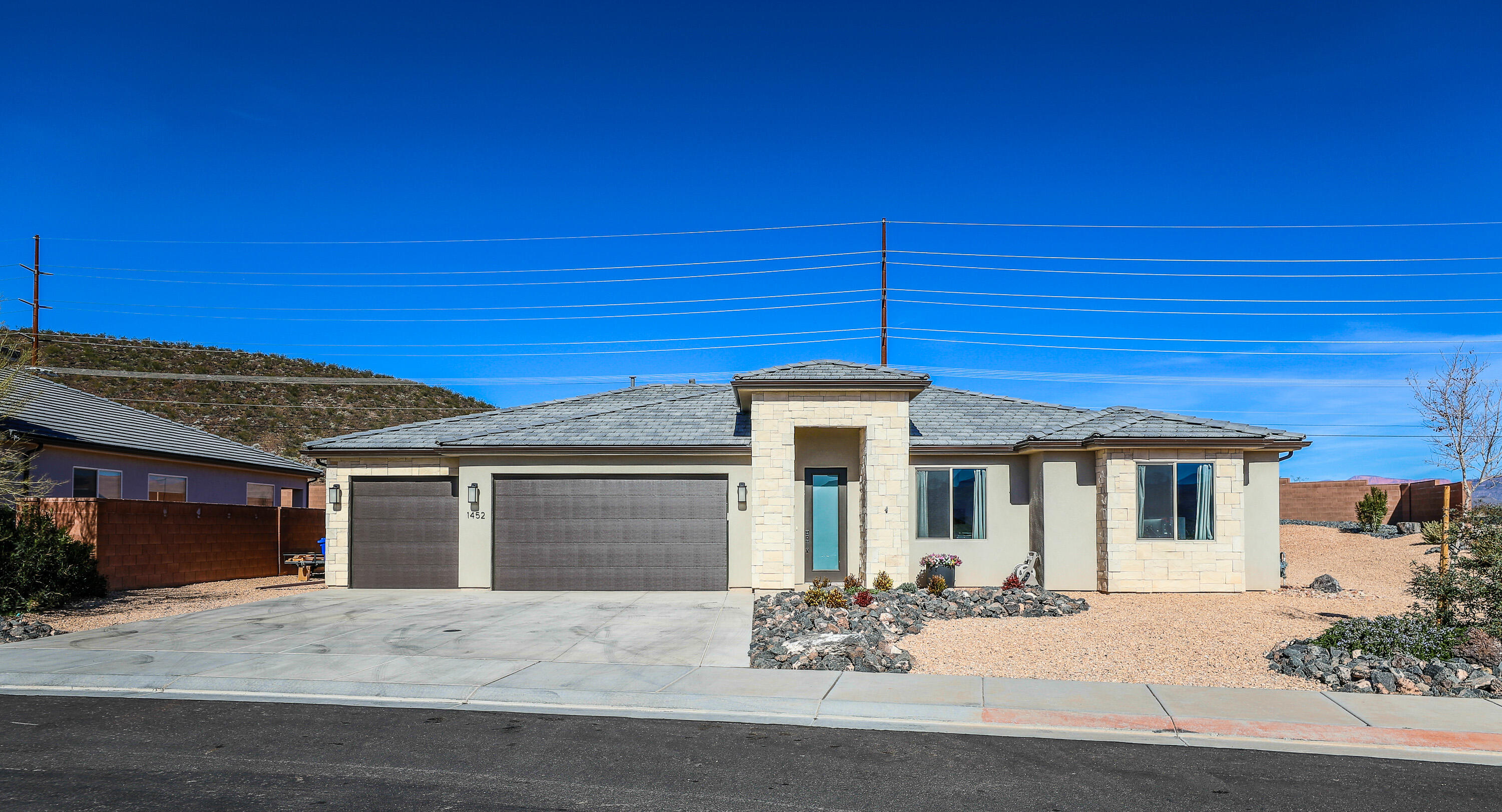 PAINTED SANDS - Residential