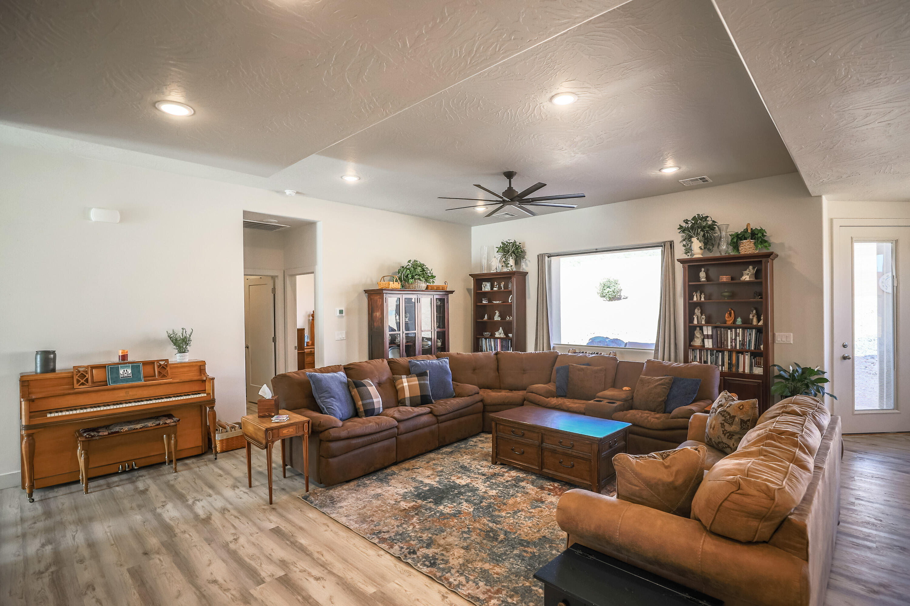 PAINTED SANDS - Residential