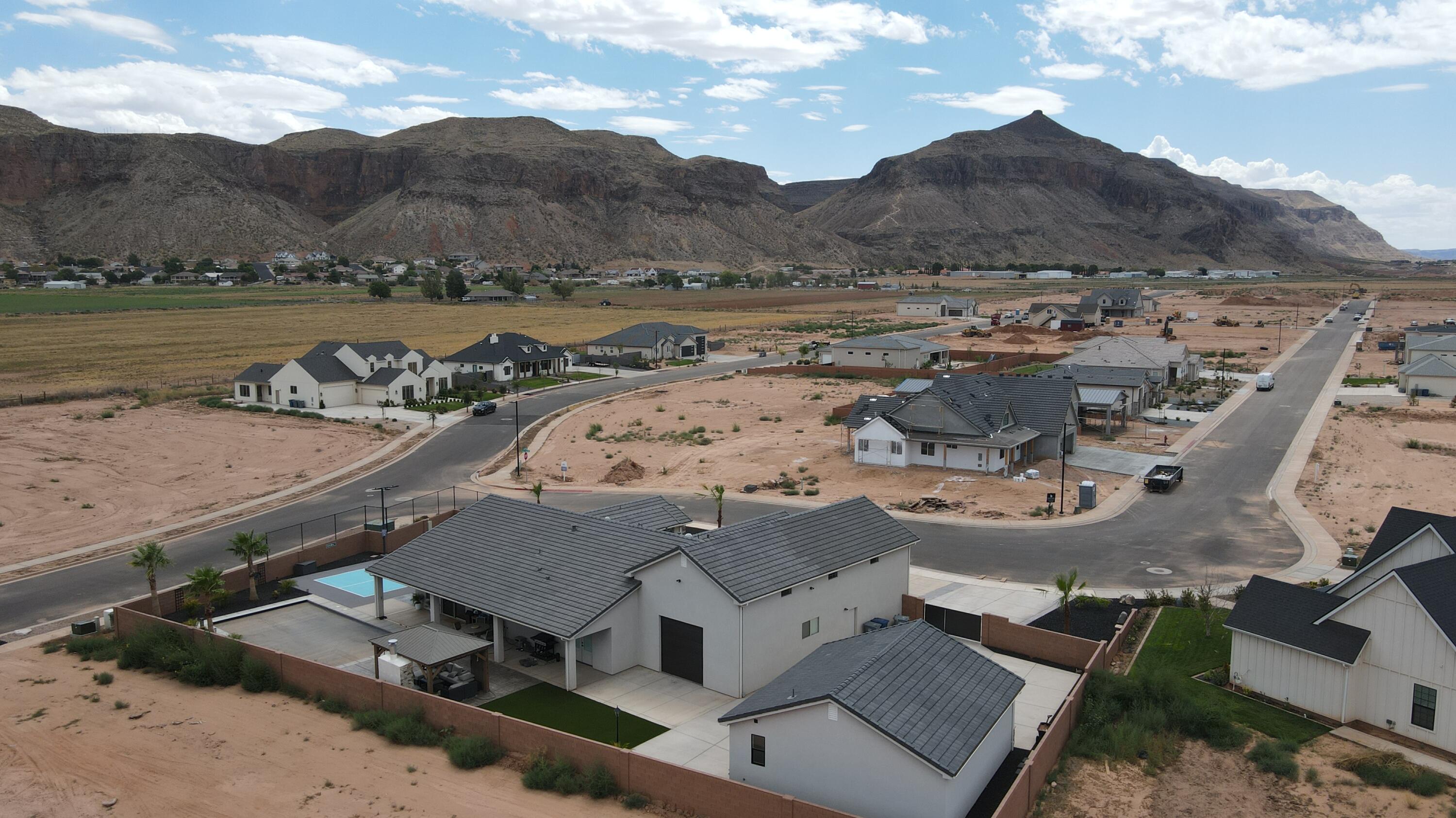 HURRICANE FIELDS ESTATES - Land