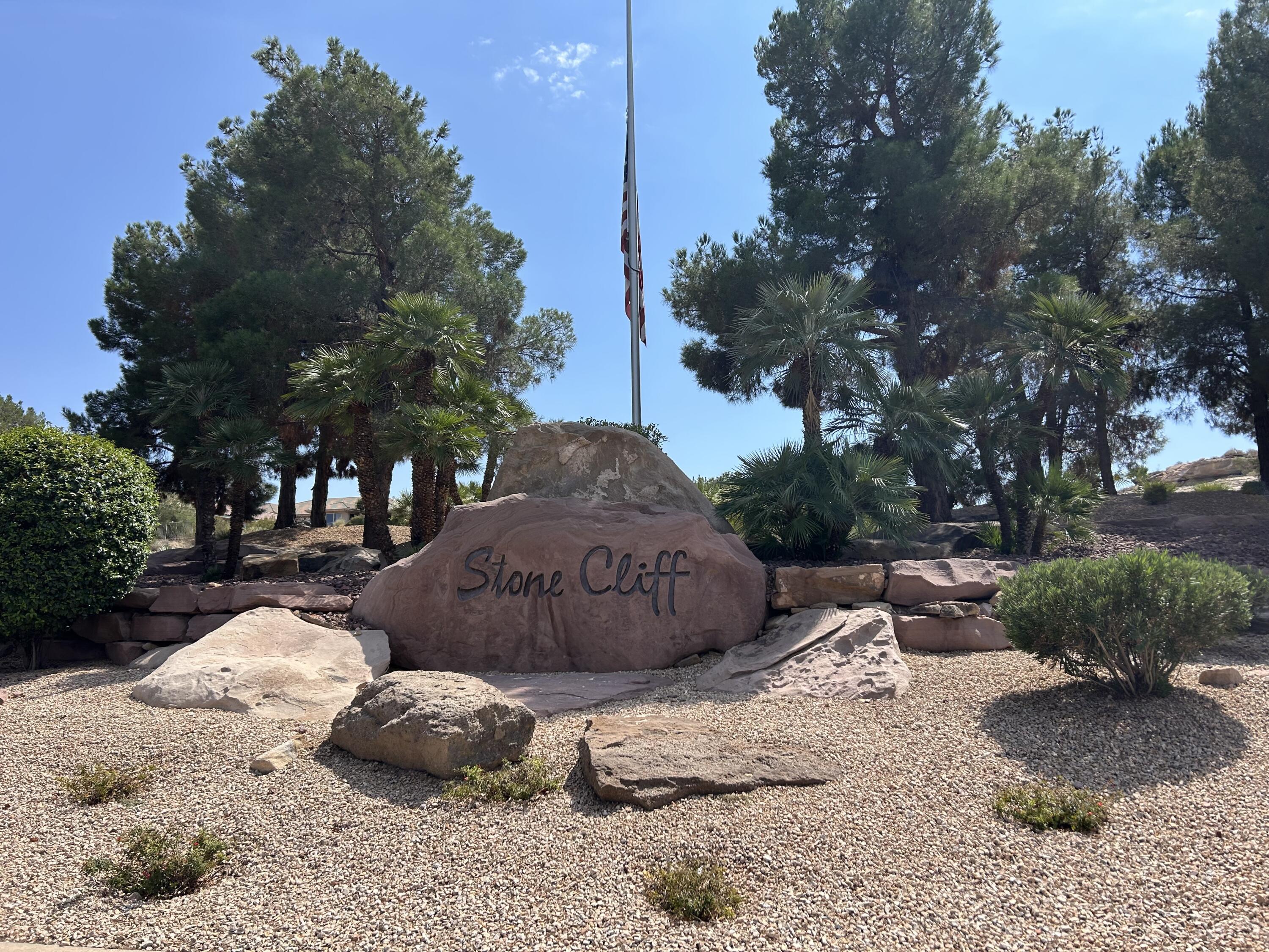 STONE CLIFF - Land