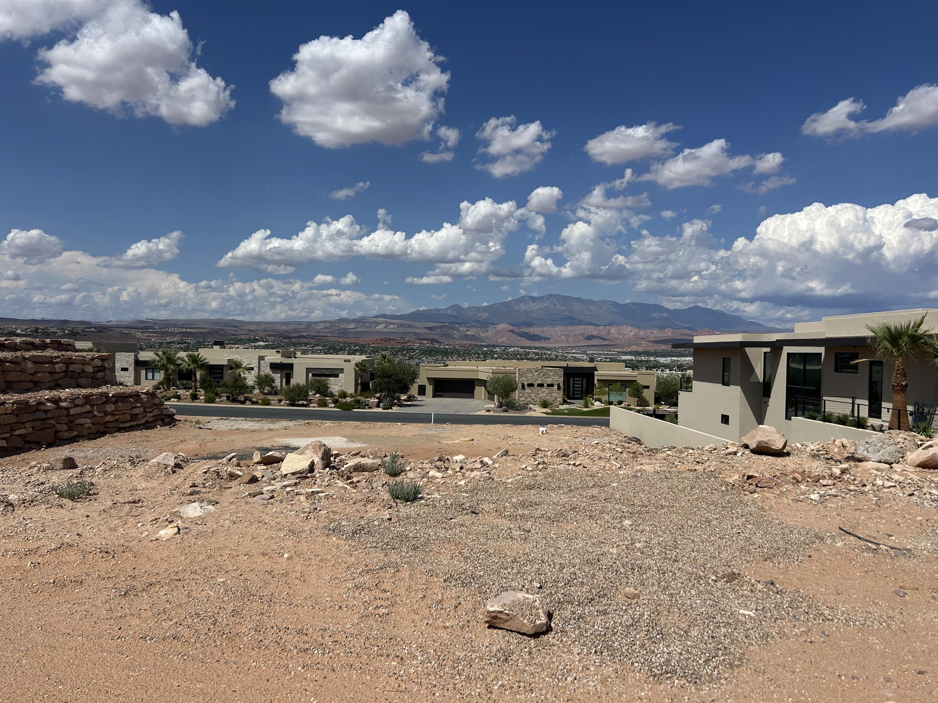 Stunning View Lot in private subdivision of Stone Cliff. Guard gated community with all the amenities. This lot offers an incredible view of the Pine Mountain