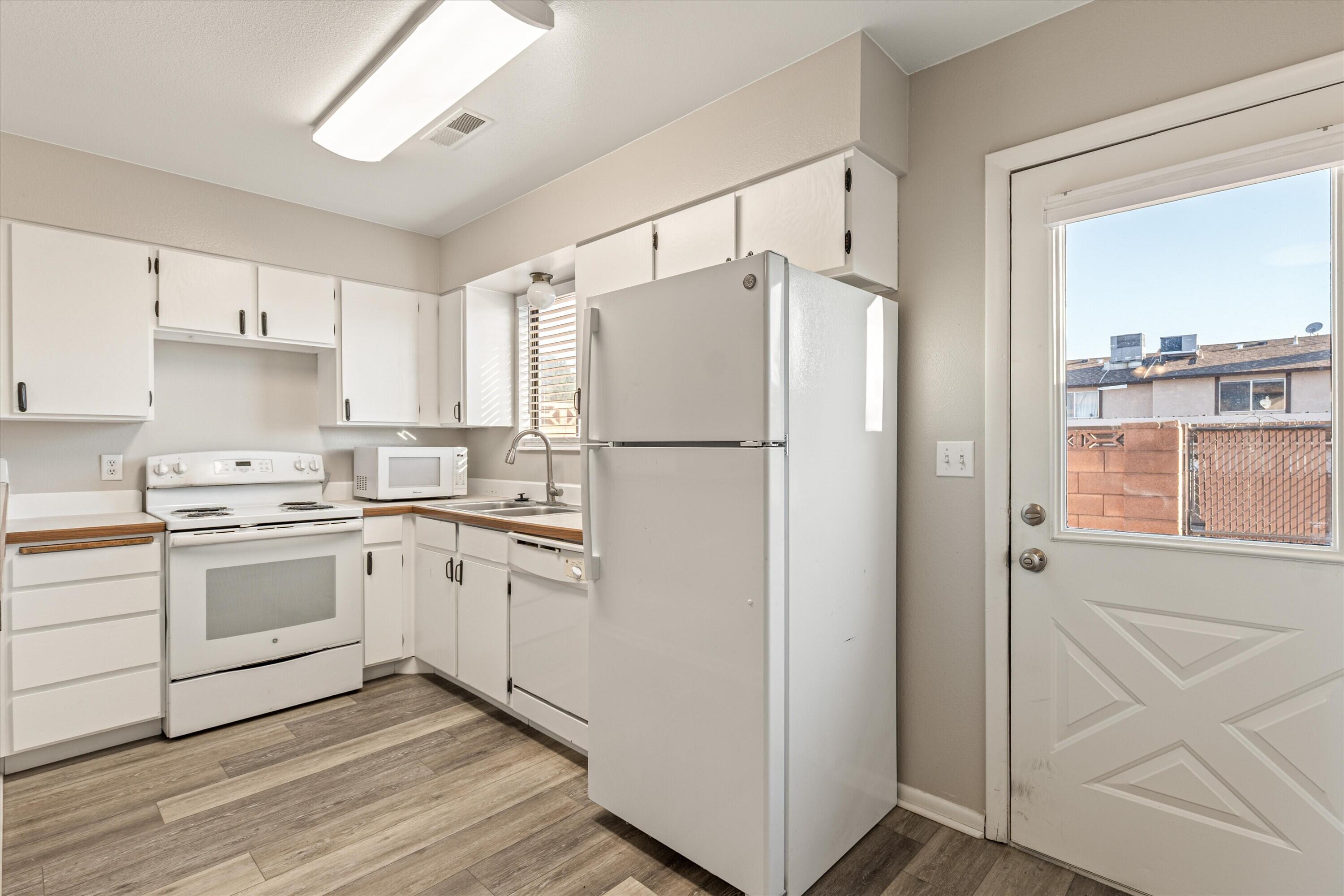 COLOR VIEW TOWNHOMES - Residential