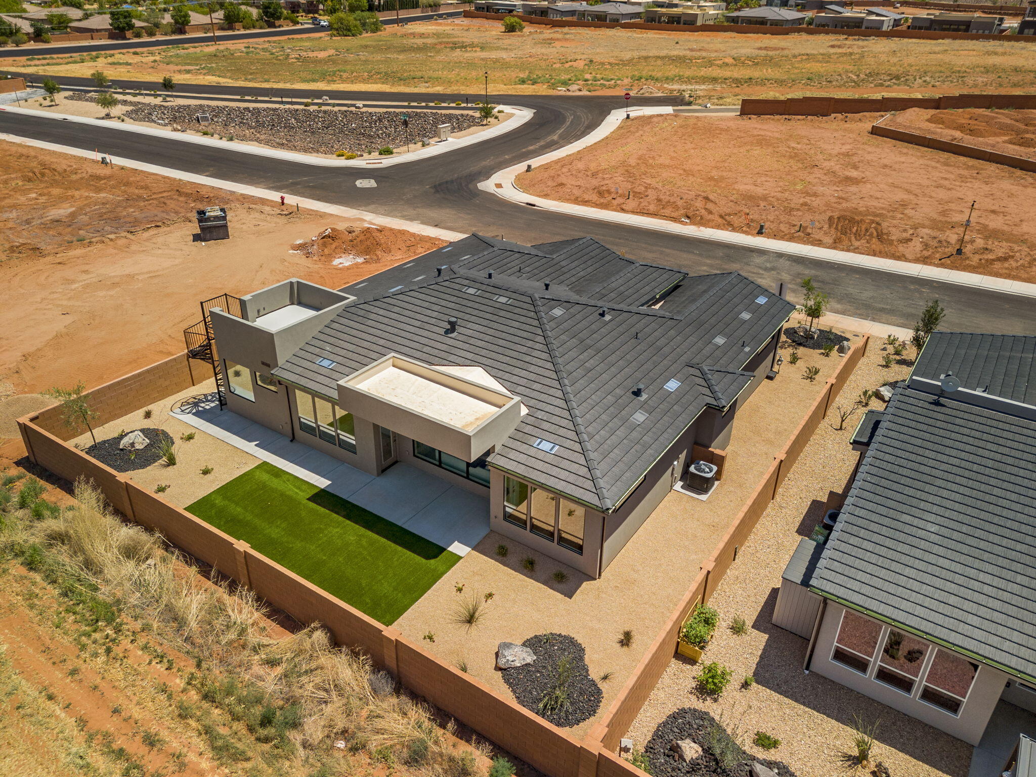 BLACK STONE - Residential