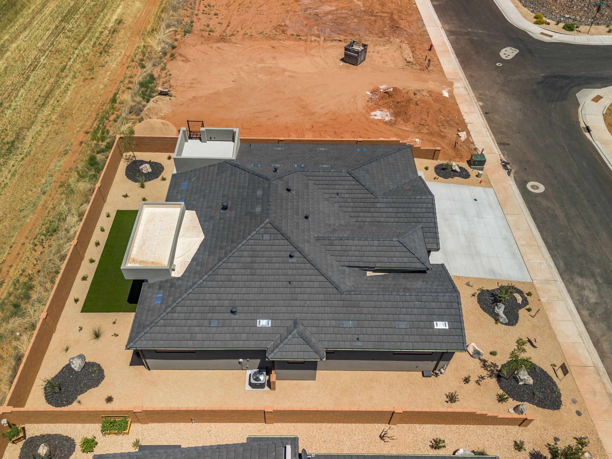 BLACK STONE - Residential