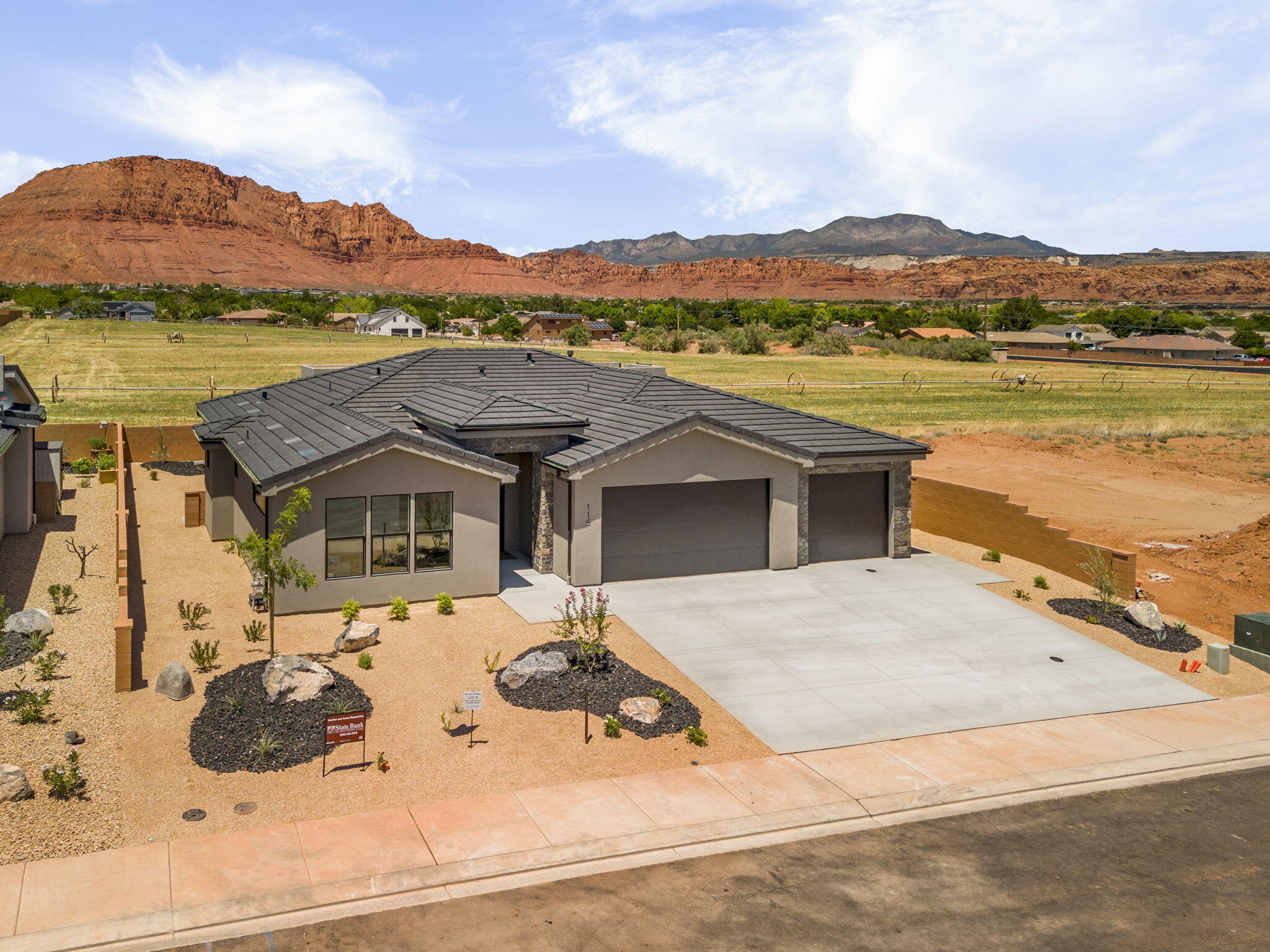 BLACK STONE - Residential