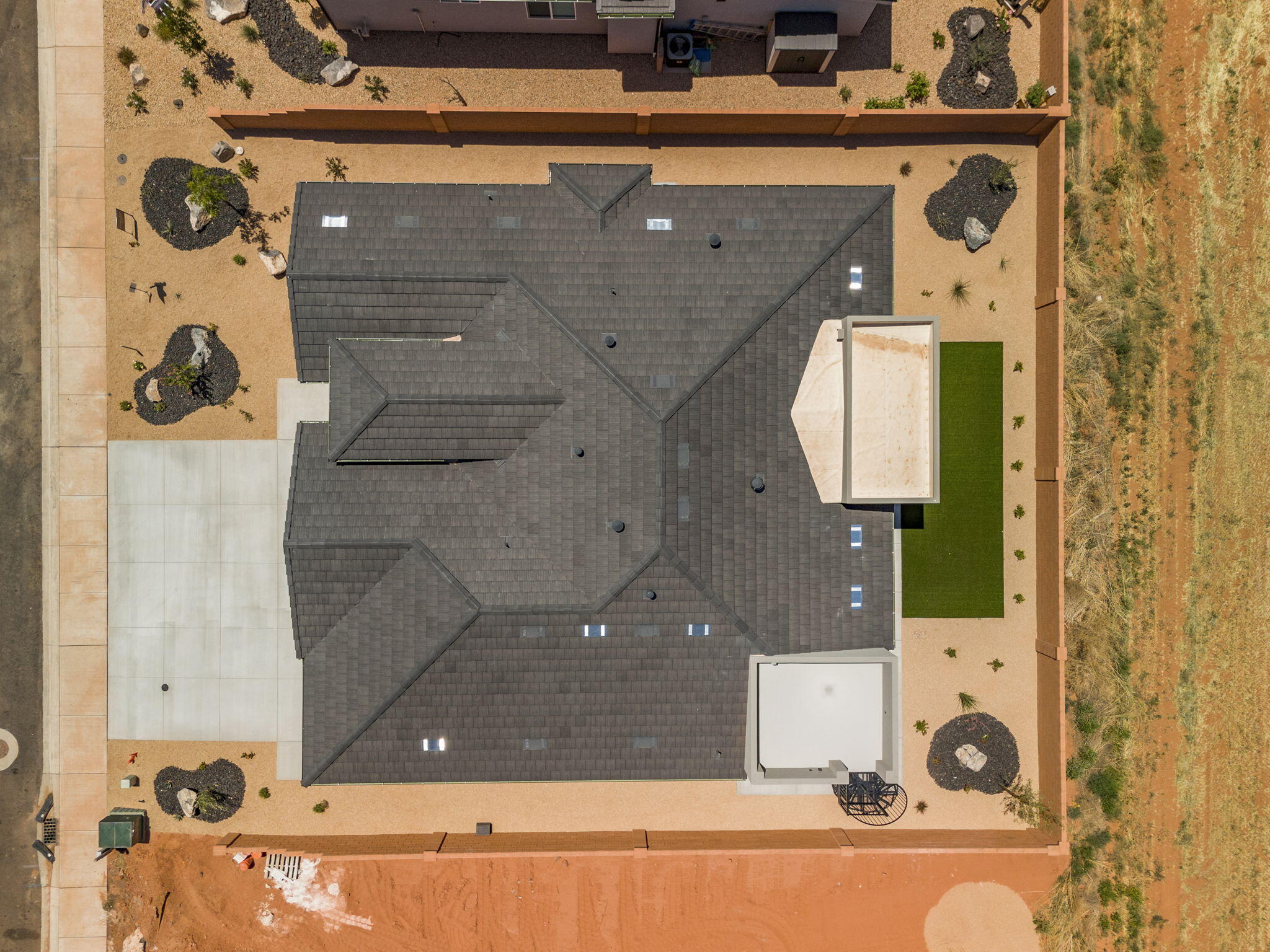 BLACK STONE - Residential