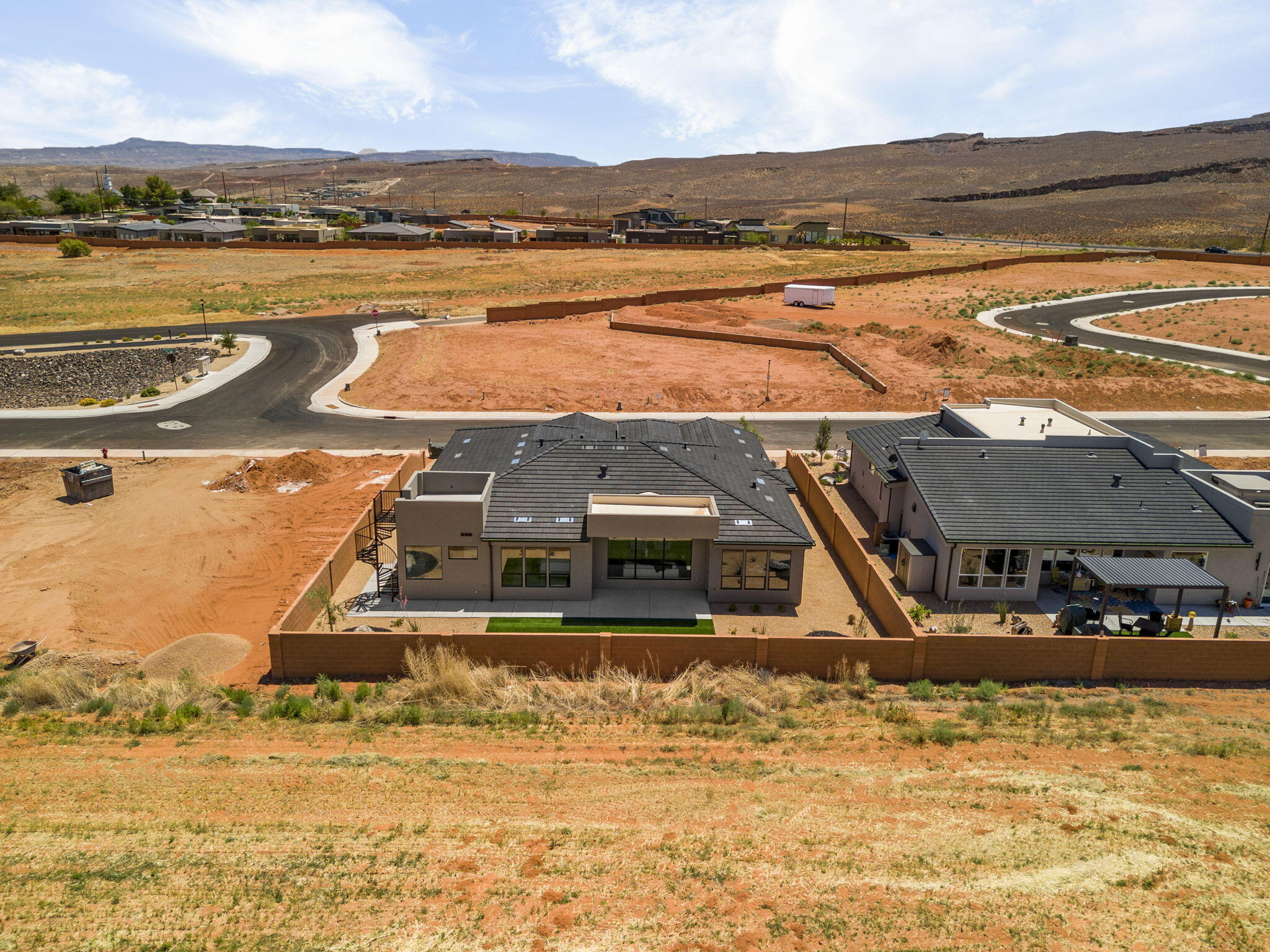 BLACK STONE - Residential