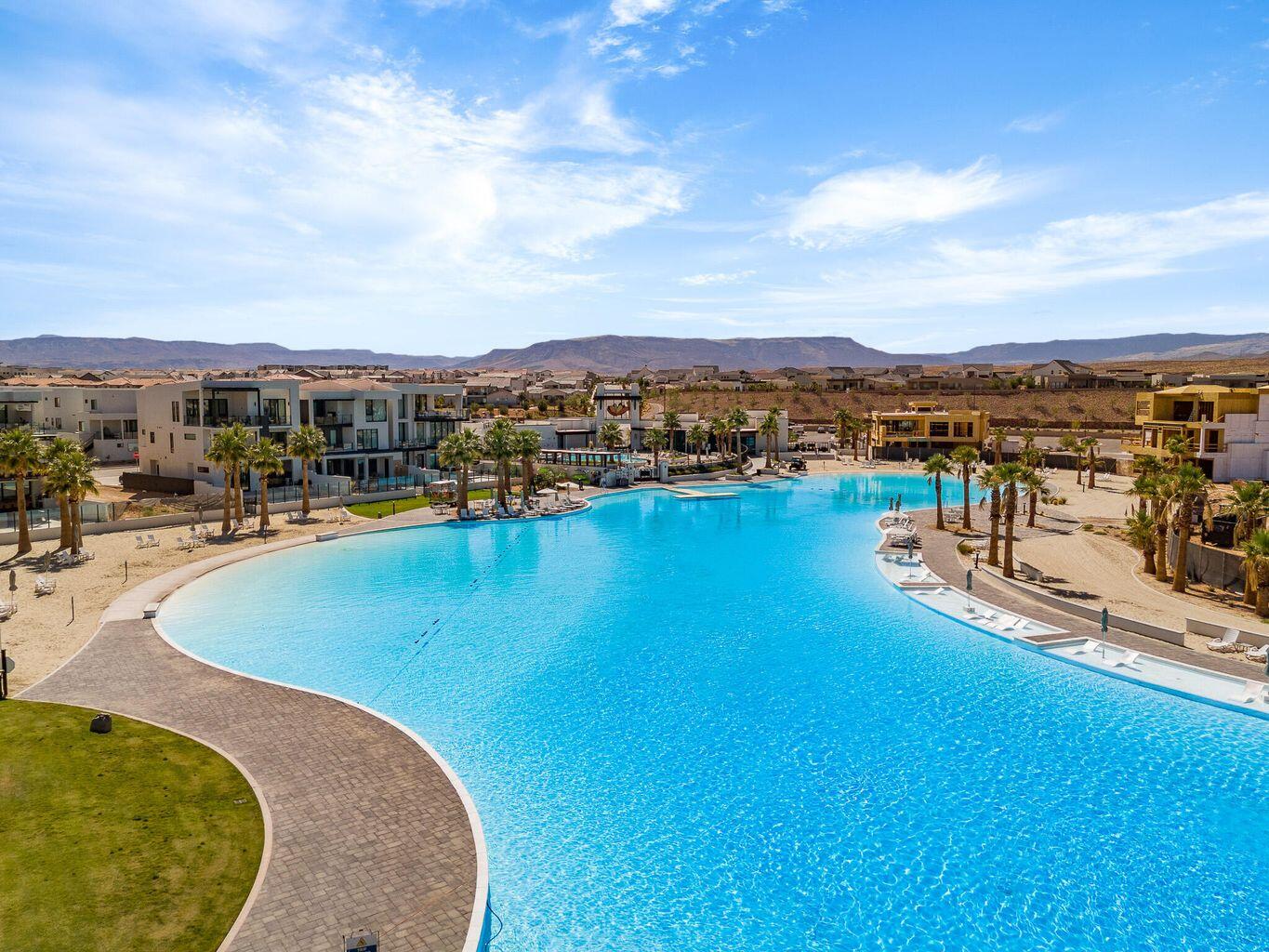 DESERT COLOR RESORT - Land