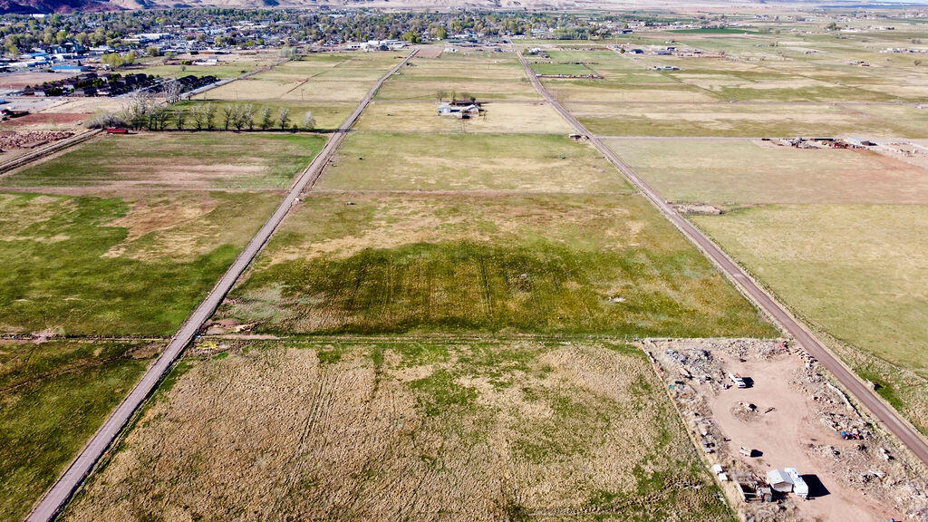 NONE - Land