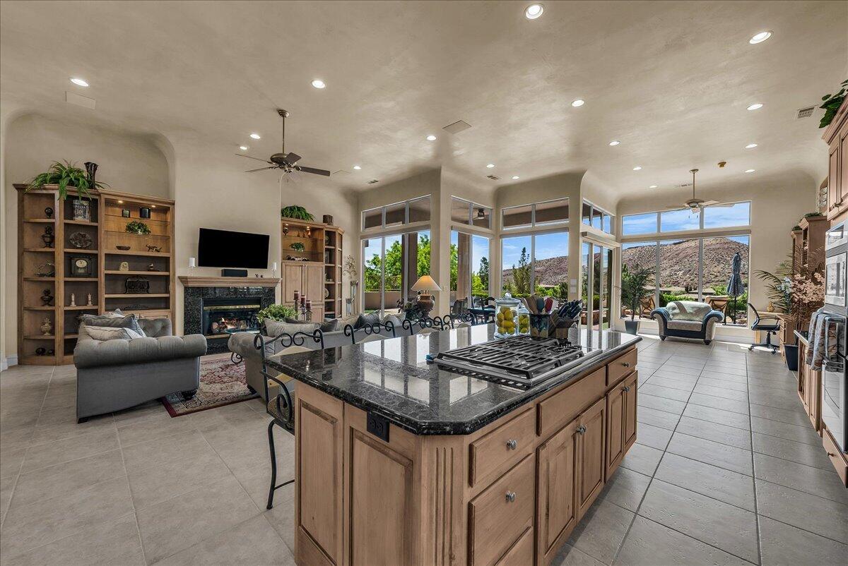 SANTA MARIA AT SUNBROOK - Residential